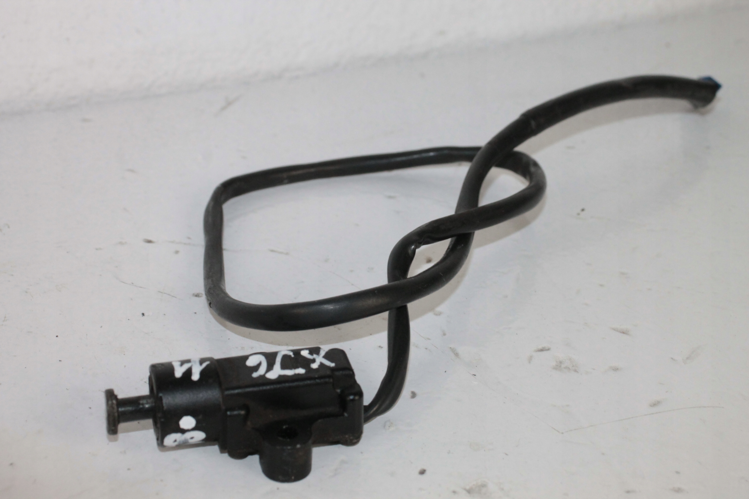 YAMAHA XJ6 09-14 CZUJNIK STOPKI BOCZNEJ