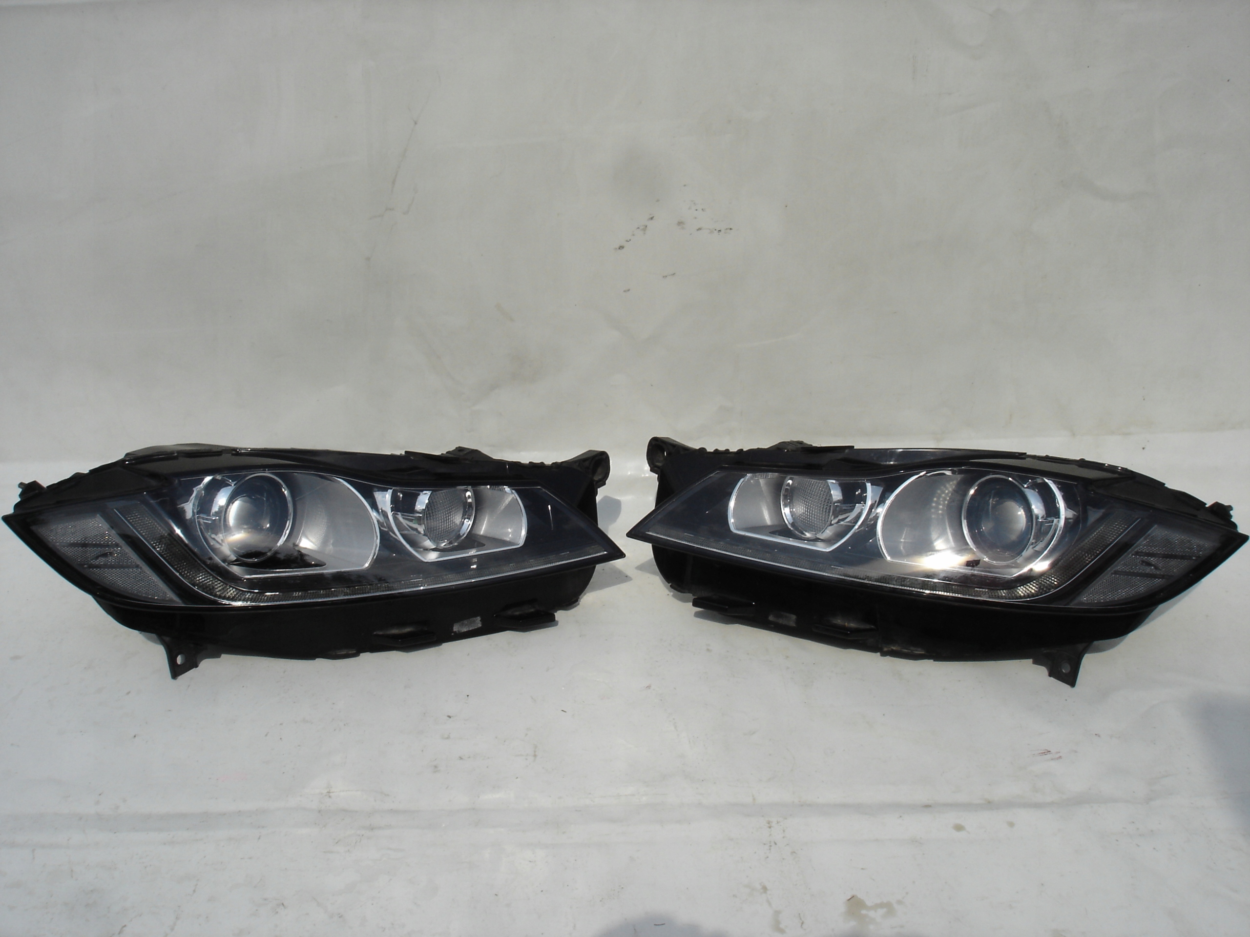 JAGUAR F-PACE X260 light front right BI XENON