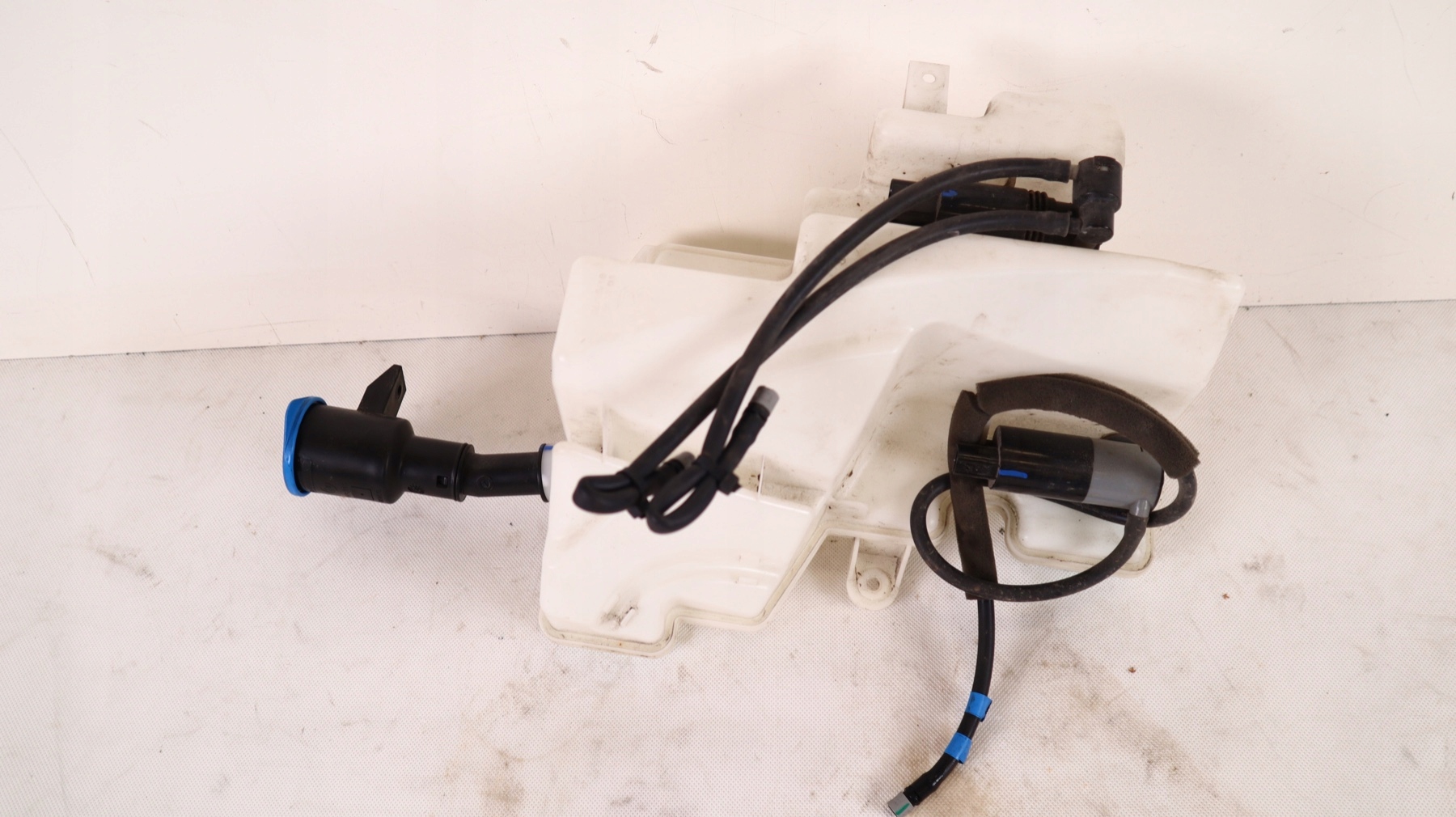 jaguar X590 бачок омывателя J9D3-17B613-A