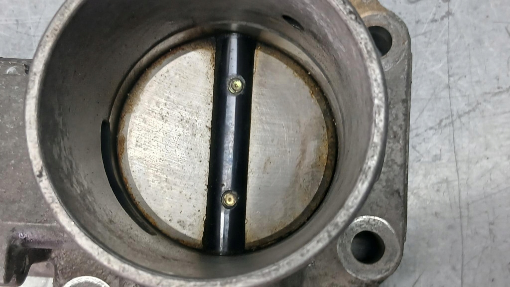 ДРОССЕЛЬНАЯ ЗАСЛОНКА mazda PREMACY 1.8b 03R