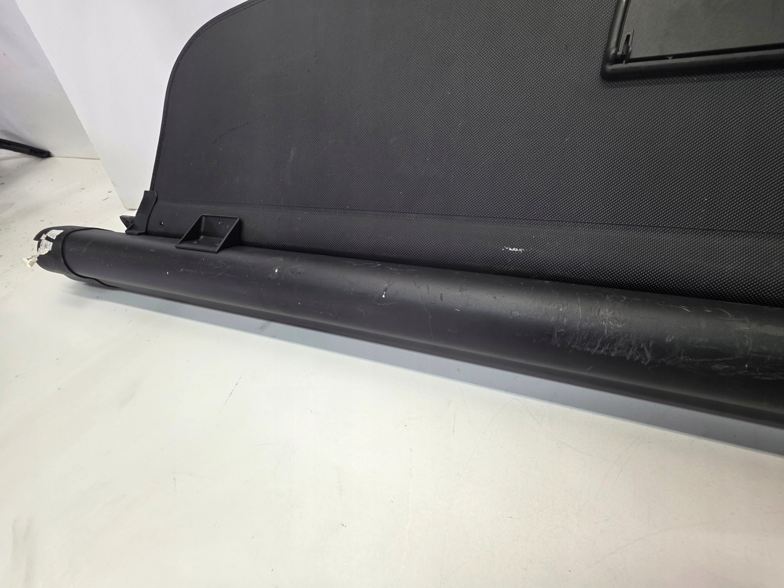 blinds boot POZIOMA AUDI A4 B9 AVANT KOMBI 8W9863553B
