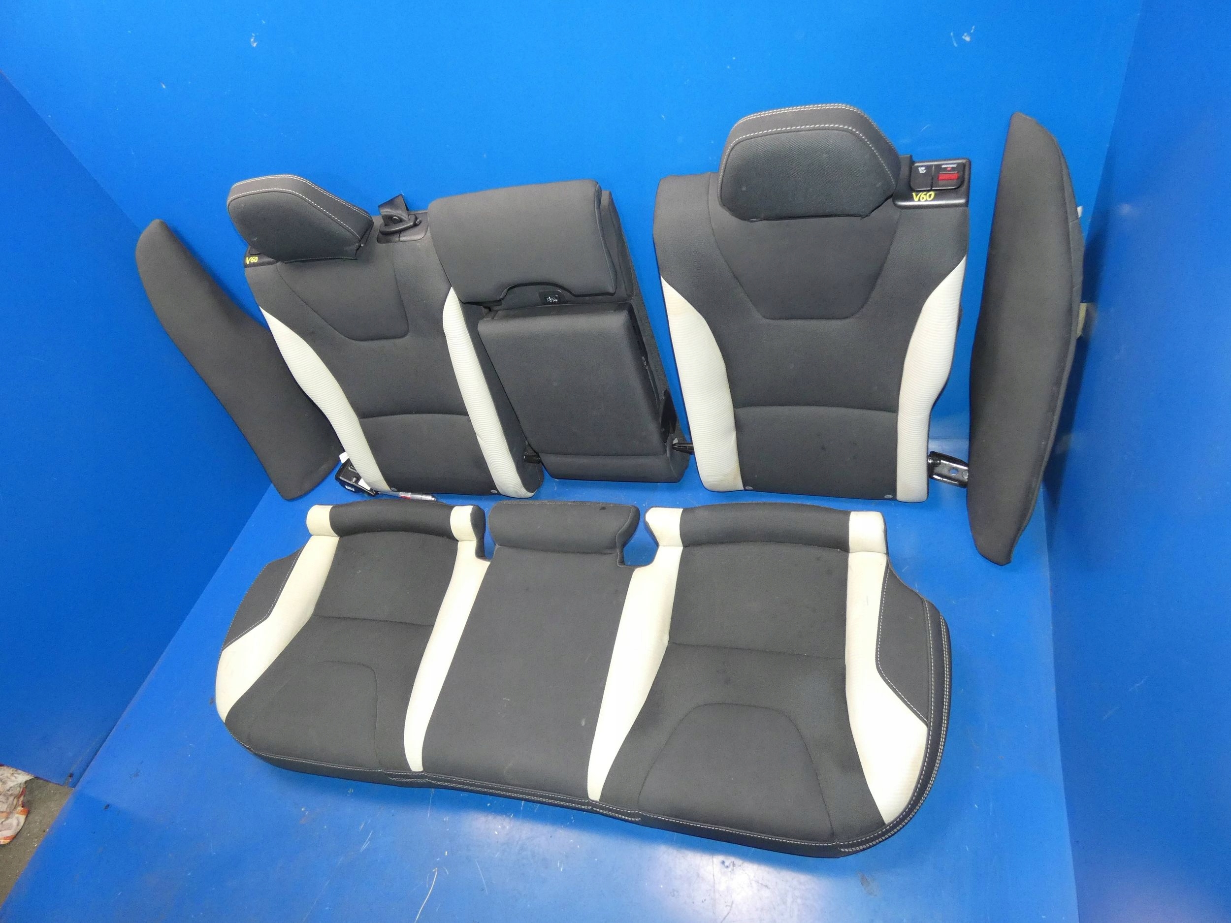 VOLVO V60 Sitz heck KOMPLET R-DESIGN