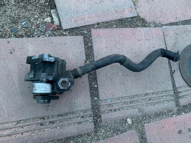 насос гур Audi A4 B6 B7 1.9 tdi 2.0