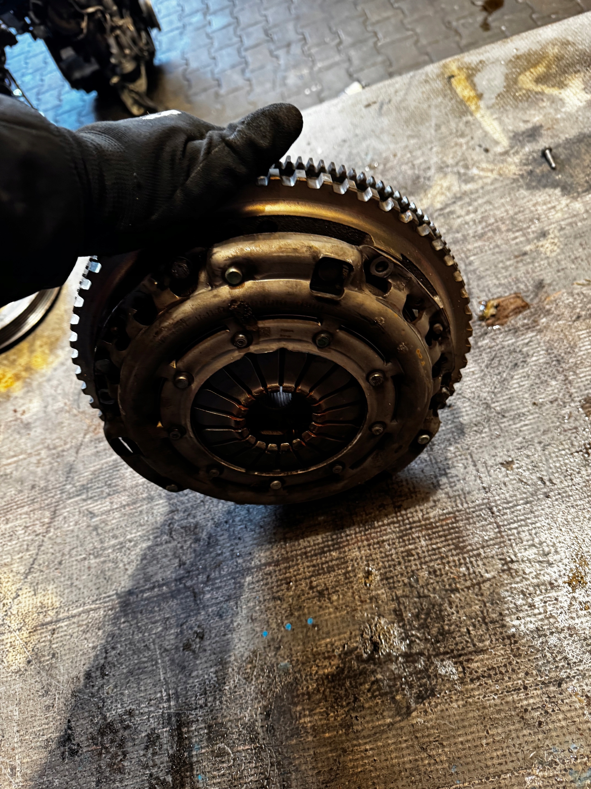 3204. wheel flywheel DACIA 123113414R