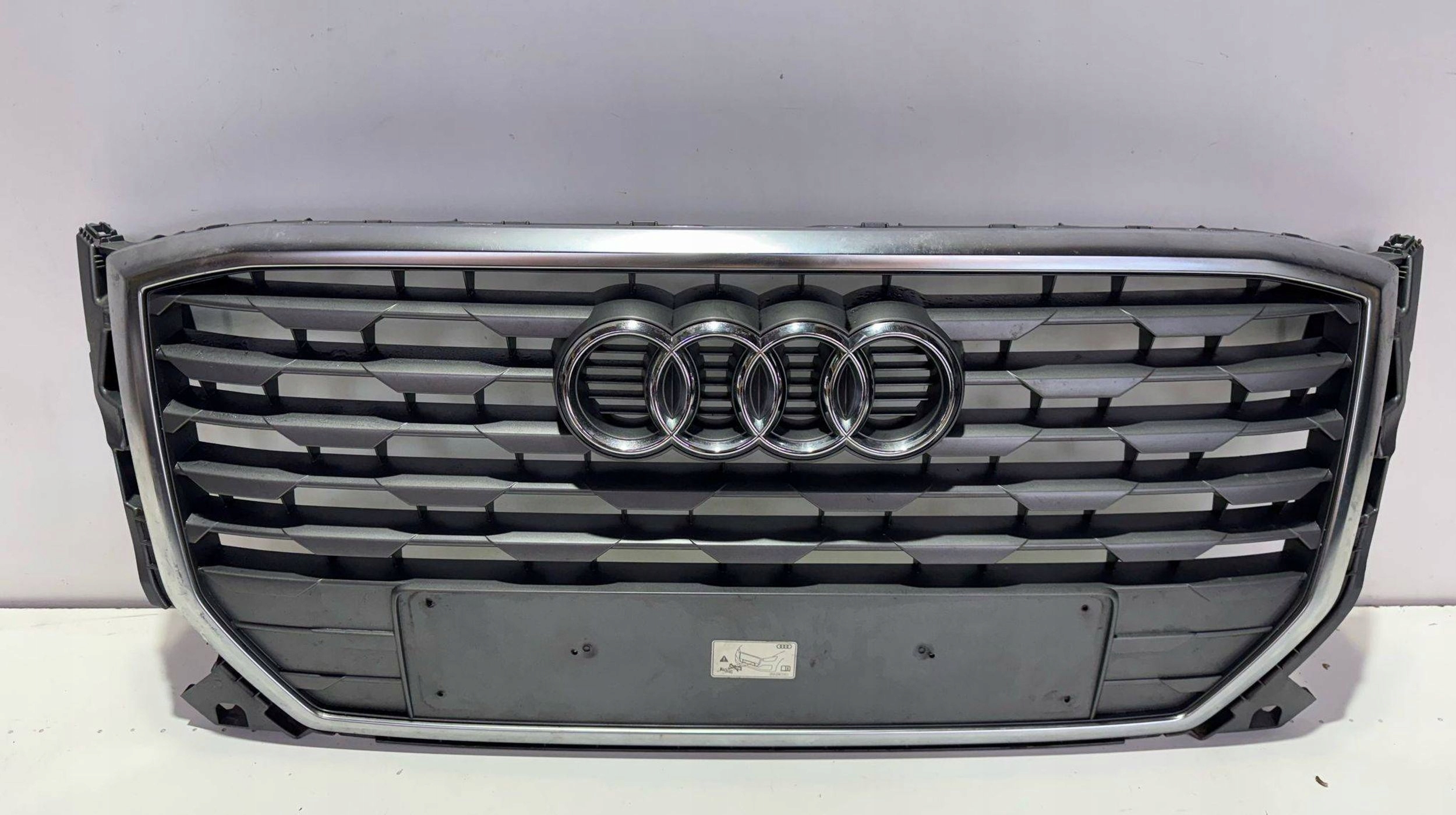 Audi Q2 Kühlergrill FRONTGRILL Kühlergitter 81A853651 - Thumbnail 1