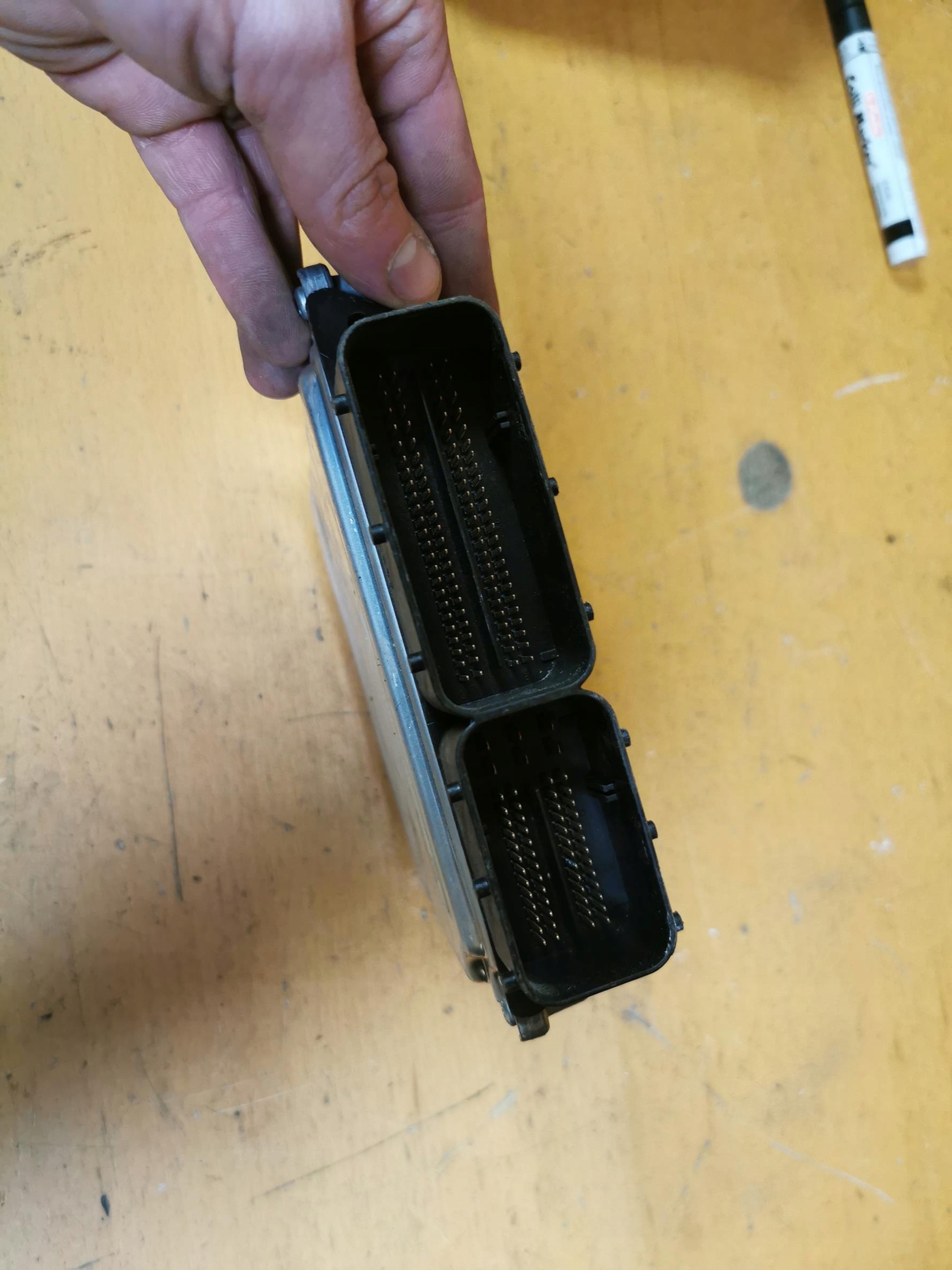 control unit computer of the engine BMW SERIA 1 E87 E81 2.0D 143KM 8512499