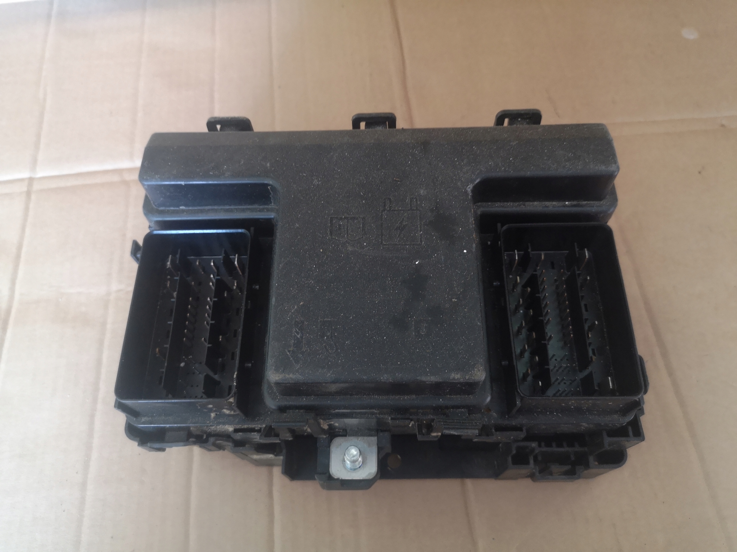 FORD RANGER 3 17R 3.2 TDCI SKRZYNKA BEZPIECZNIKÓW Numer katalogowy części GB3T-14D068-KB