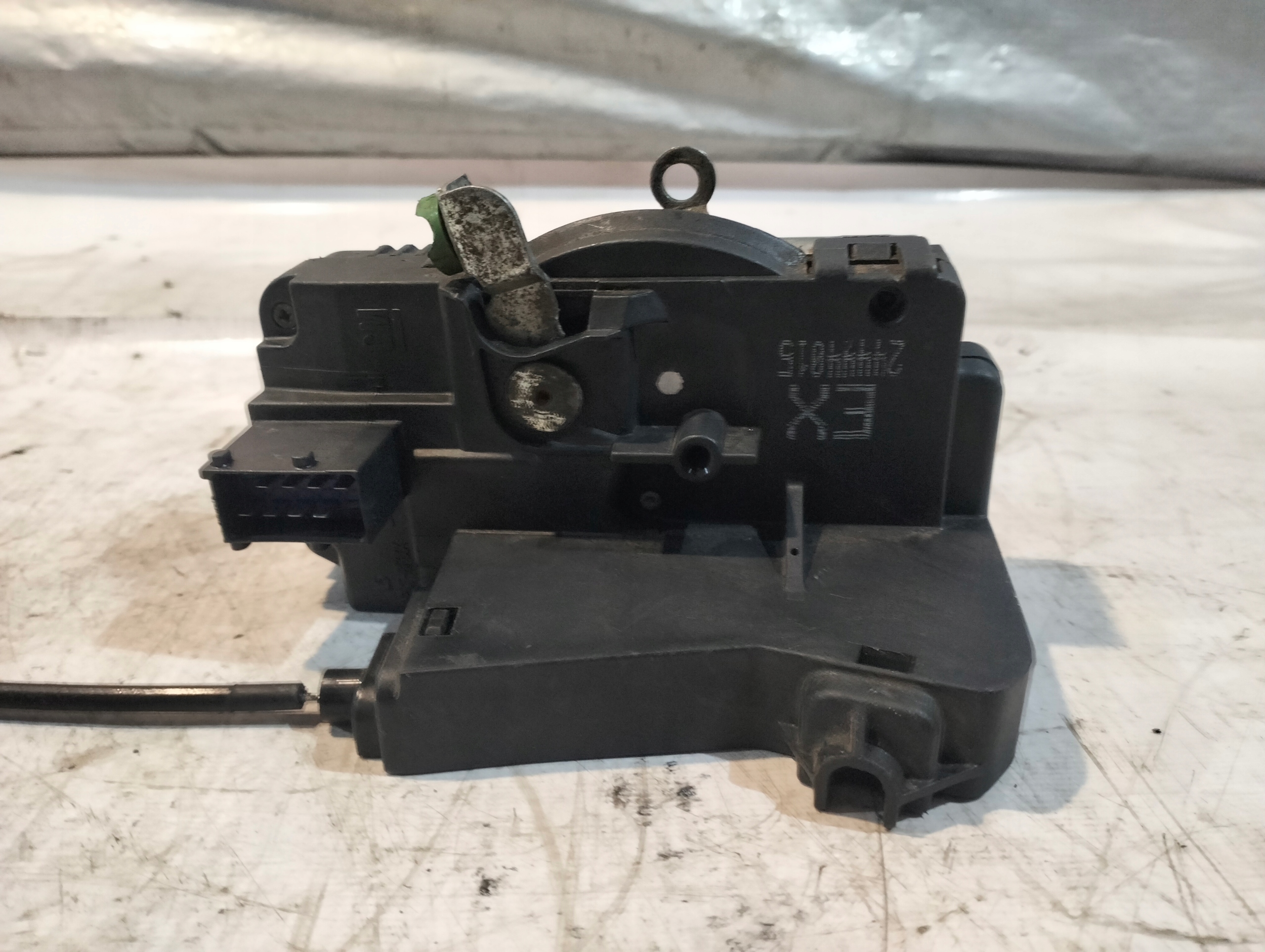 lock door left front OPEL ZAFIRA A OE 24444015EX 8PIN