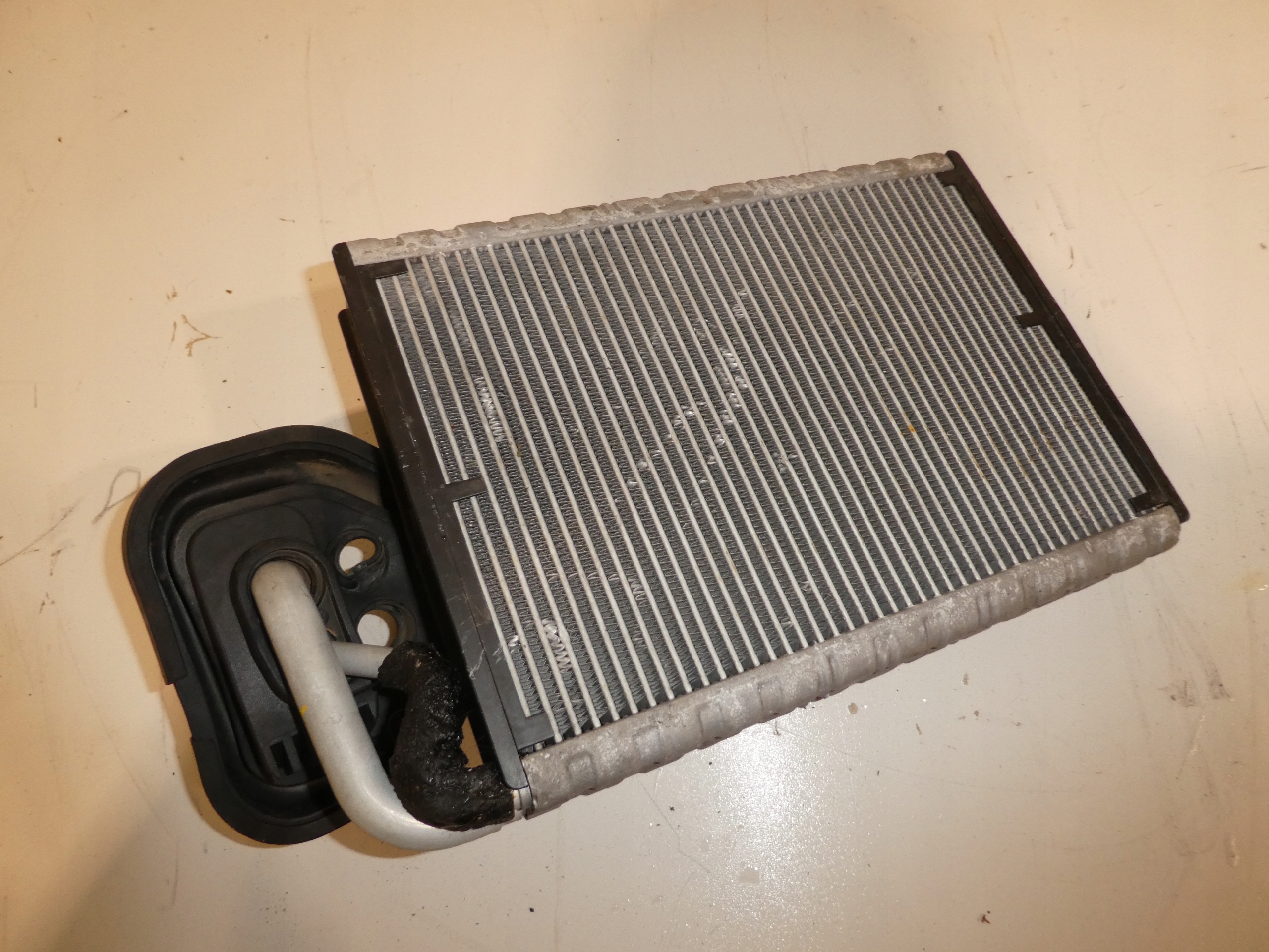 SENSOR ROZPREZNY KÜHLER MERCEDES 2128300284
