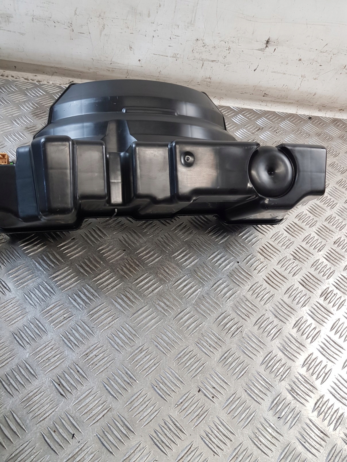 speaker BASOWY SUBWOOFER DO boot 8W9035382D AUDI A4 B9 AVANT 16R