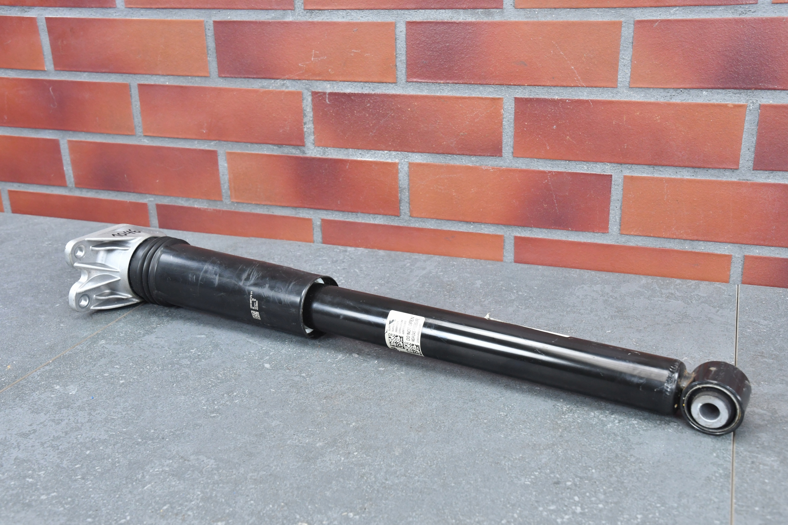 shock absorber left right rear part rear BMW X1 U11 6897360 M35iX