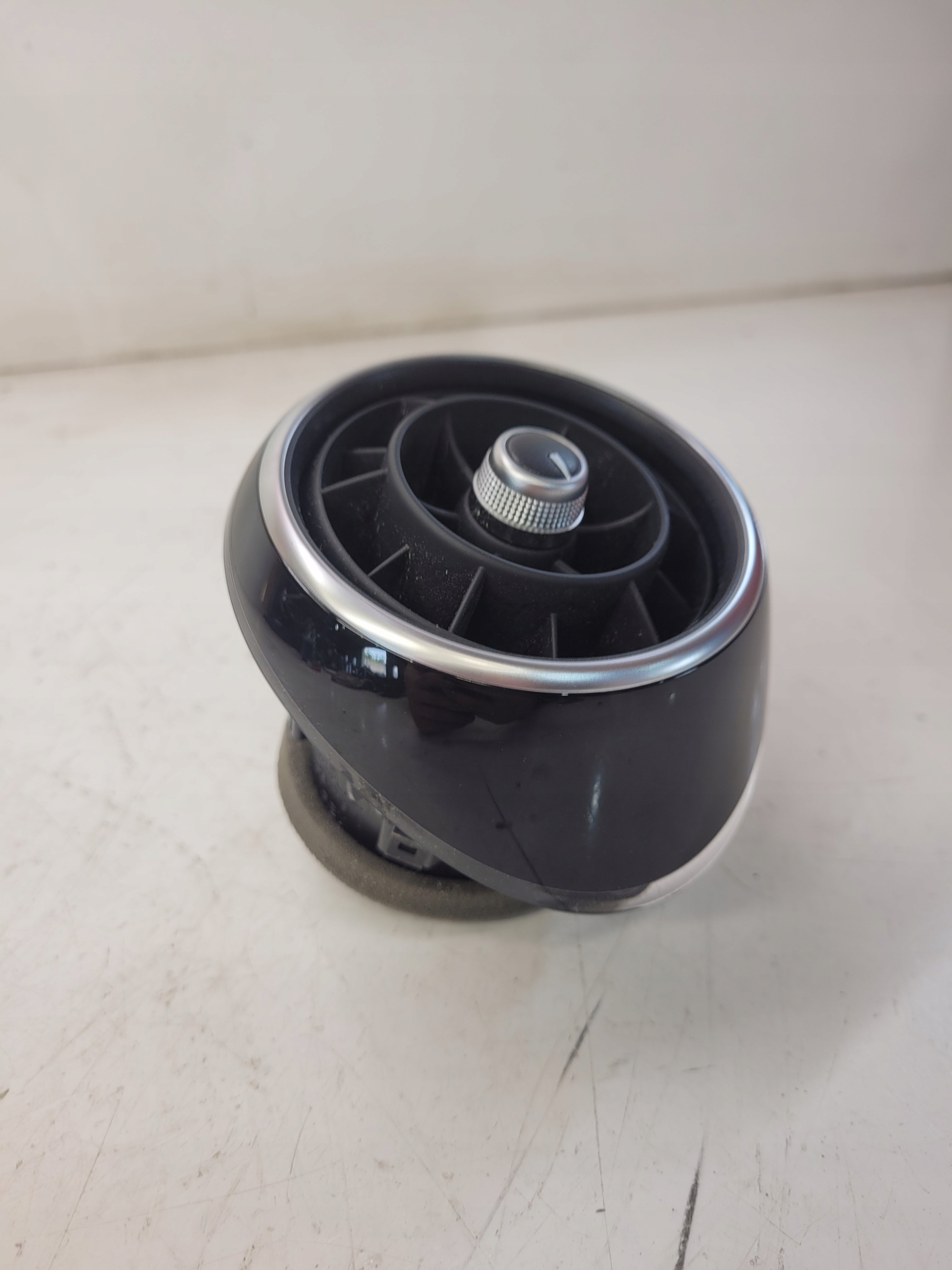 grid air conditioning devices left AUDI A1 8X LIFT 8X1820901 CHRO