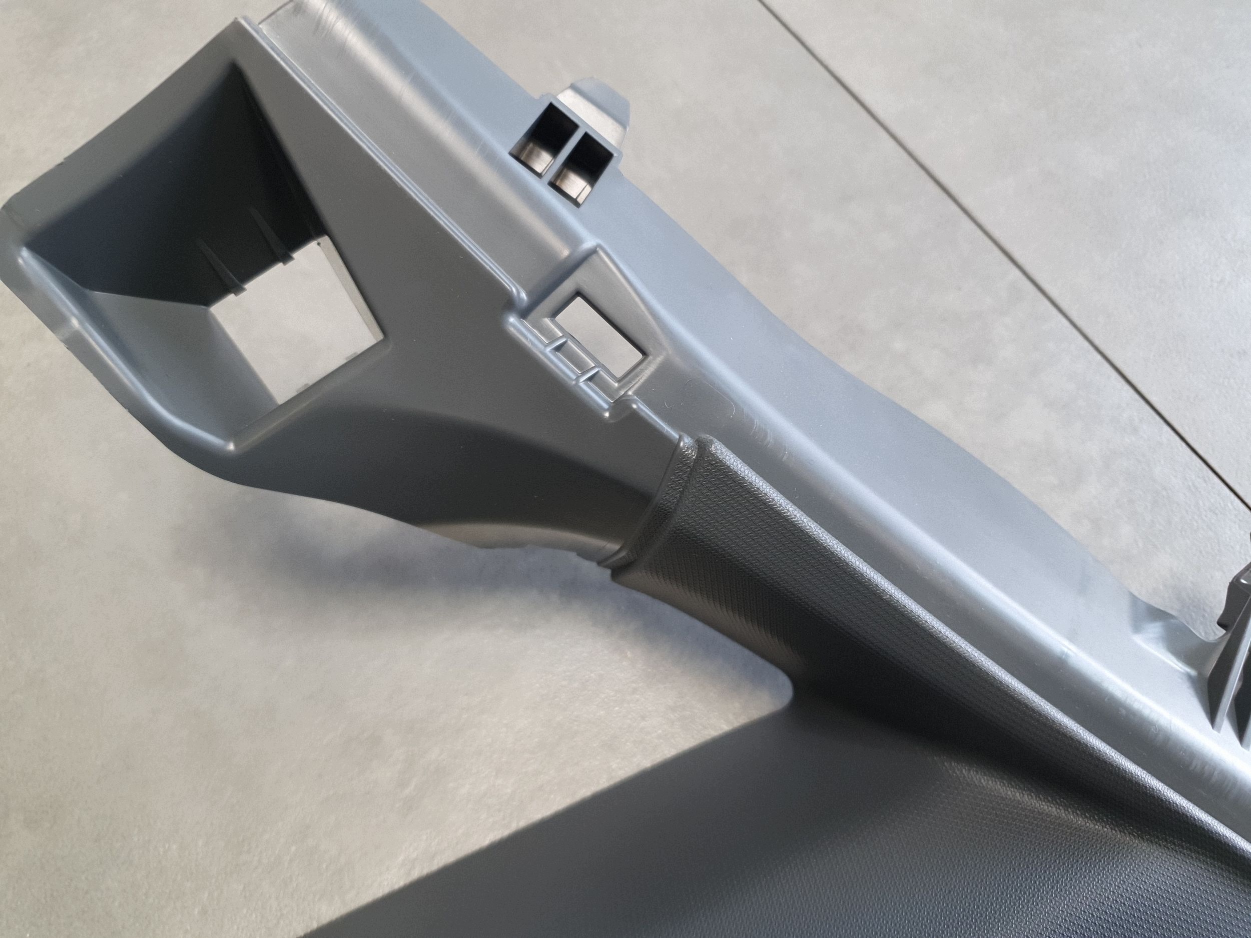 Audi A3 8Y hb cover slupka C left 8Y4867287A