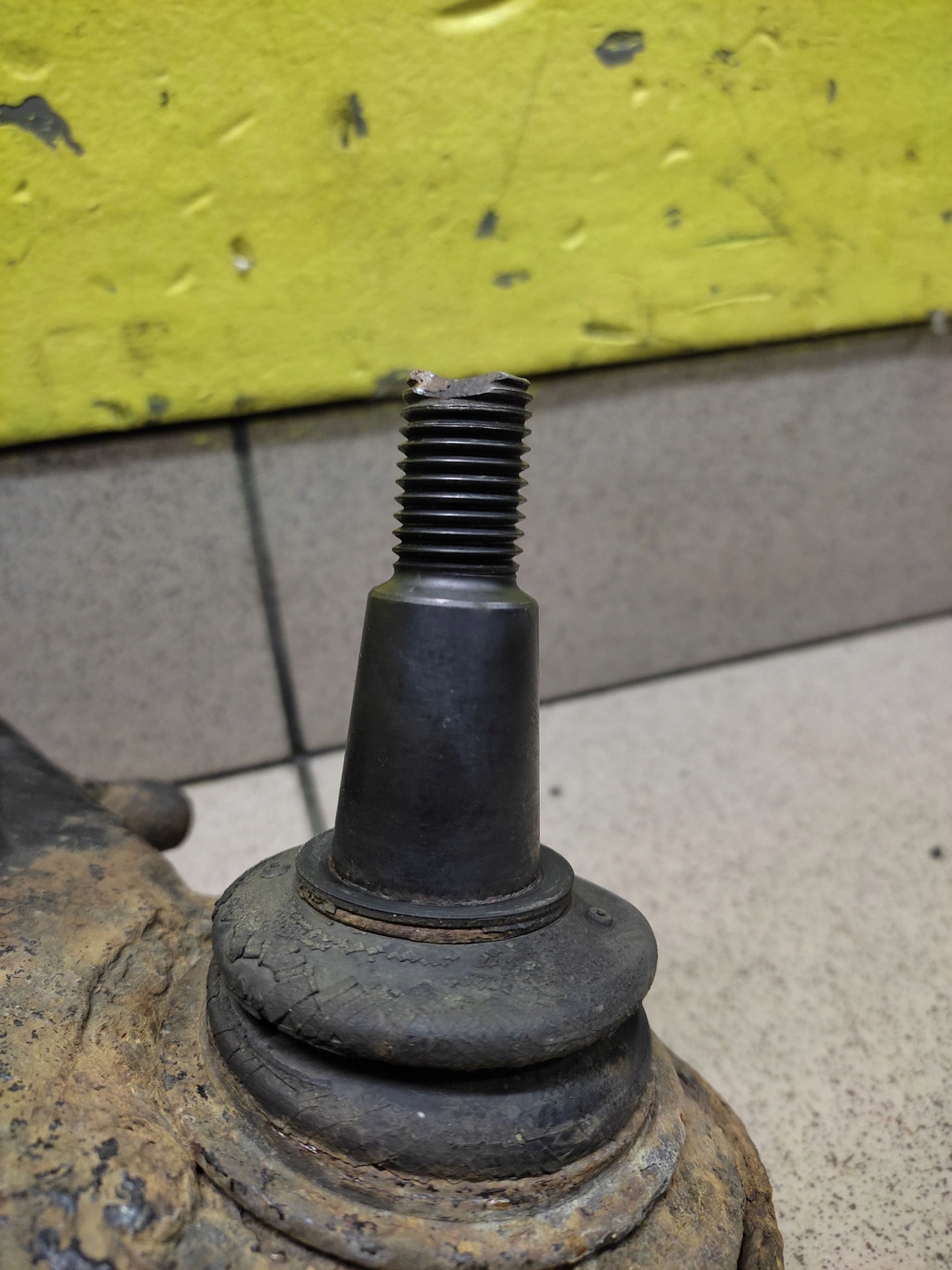 LAND ROVER DISCOVERY III 2.7 V6 arm left front