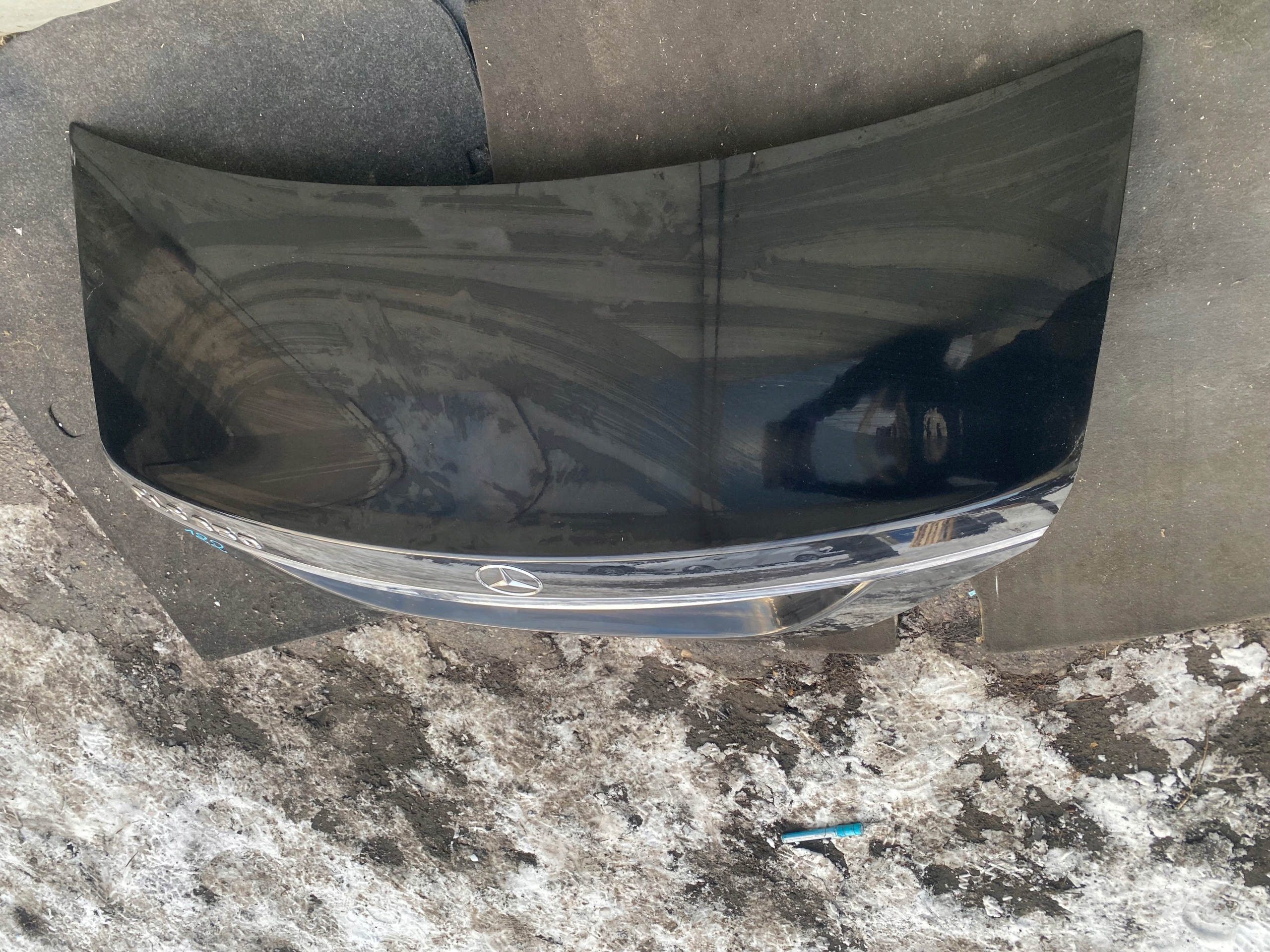 122 MERCEDES W218 CLS SEDAN KLAPA 197 Producent części Mercedes-Benz OE