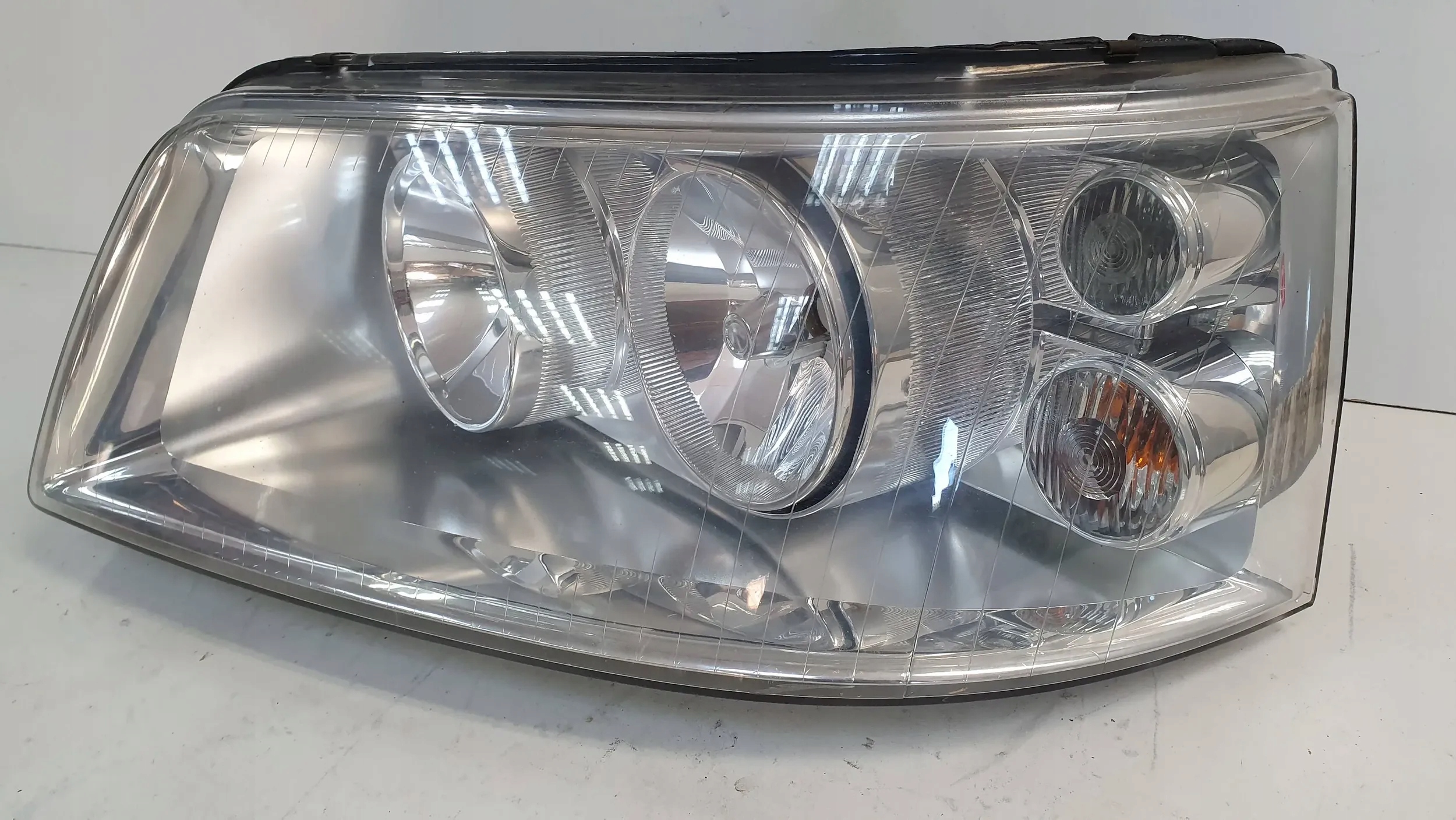 light front left 7H1941015L VW TRANSPORTER T5 MULTIVAN CARAVELLE 03