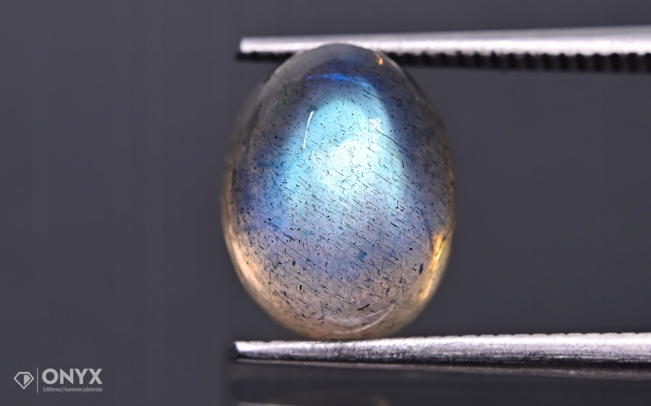 Labradorit kabošon A ovál 10x8 mm