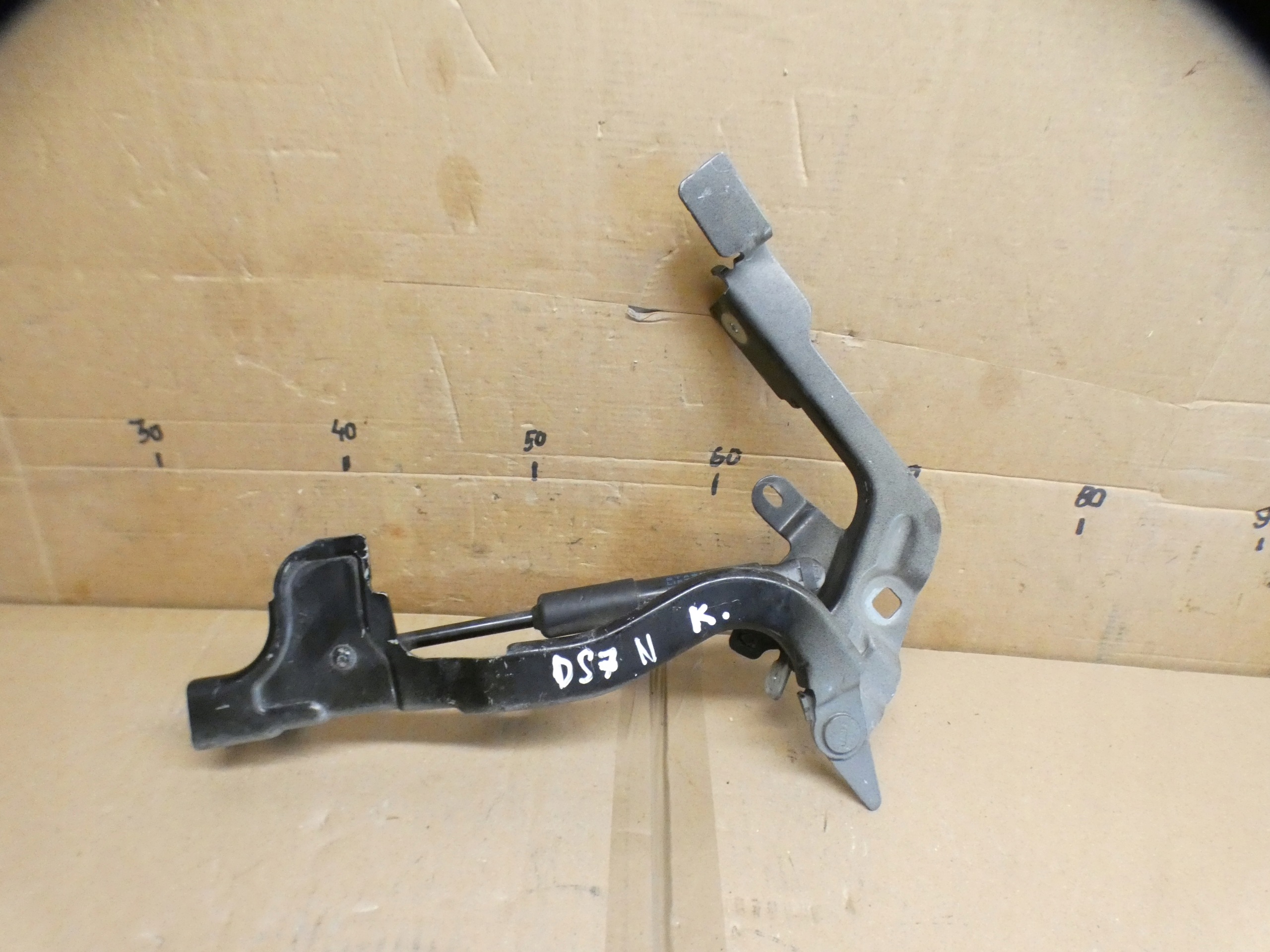 Citroen DS7 Crossback LIFT hinge bonnets left right 9829653580 9829653680