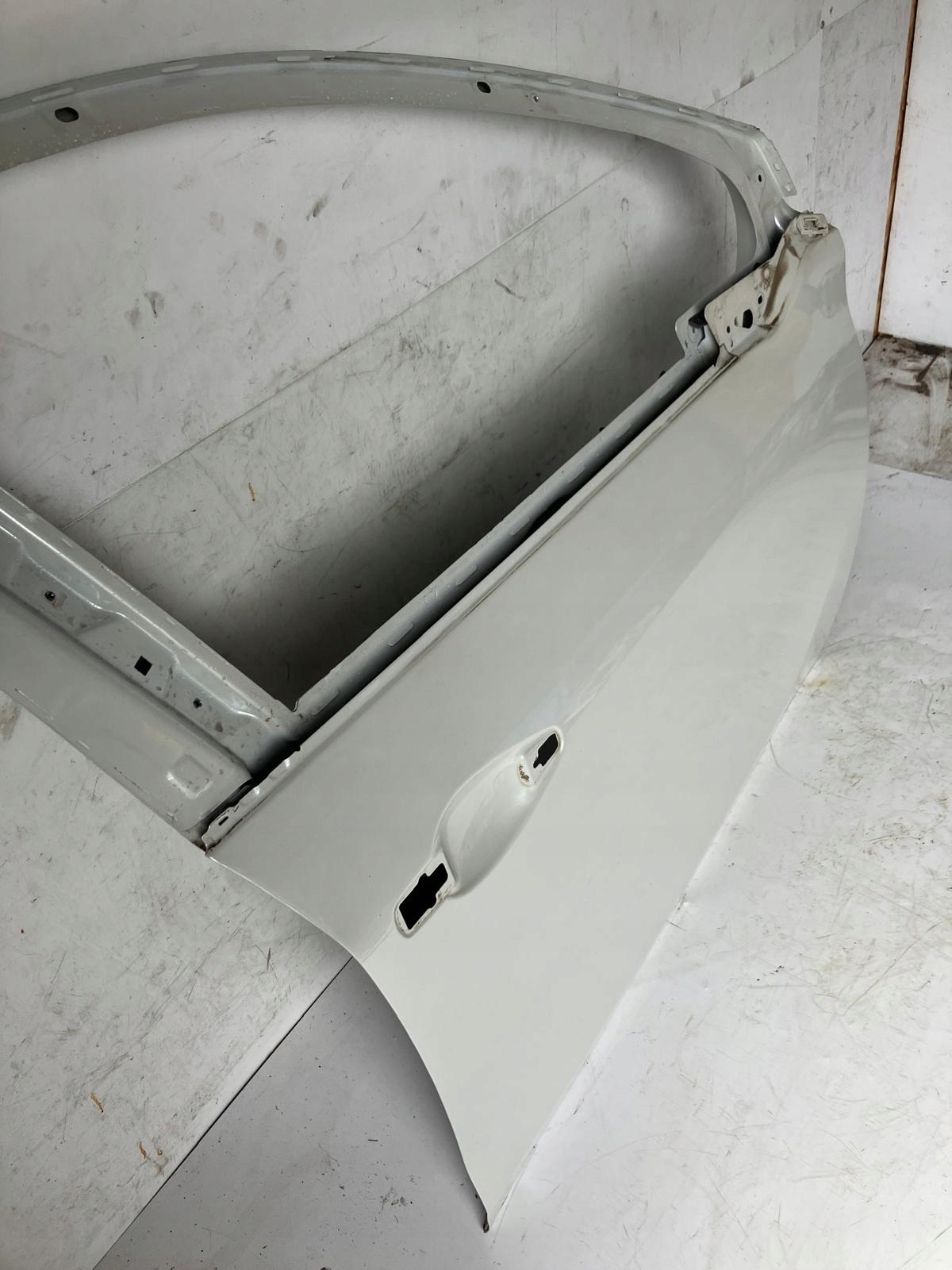 door right front PEUGEOT 208 and EFCD BIALA PERLA