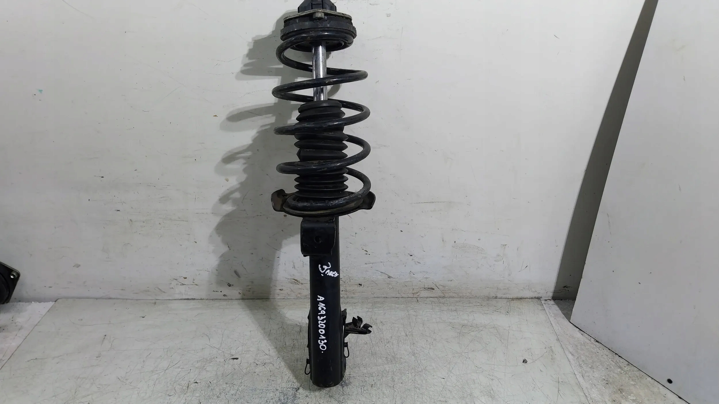 shock absorber McPherson front right A1693200130 Mercedes A Klasa W169