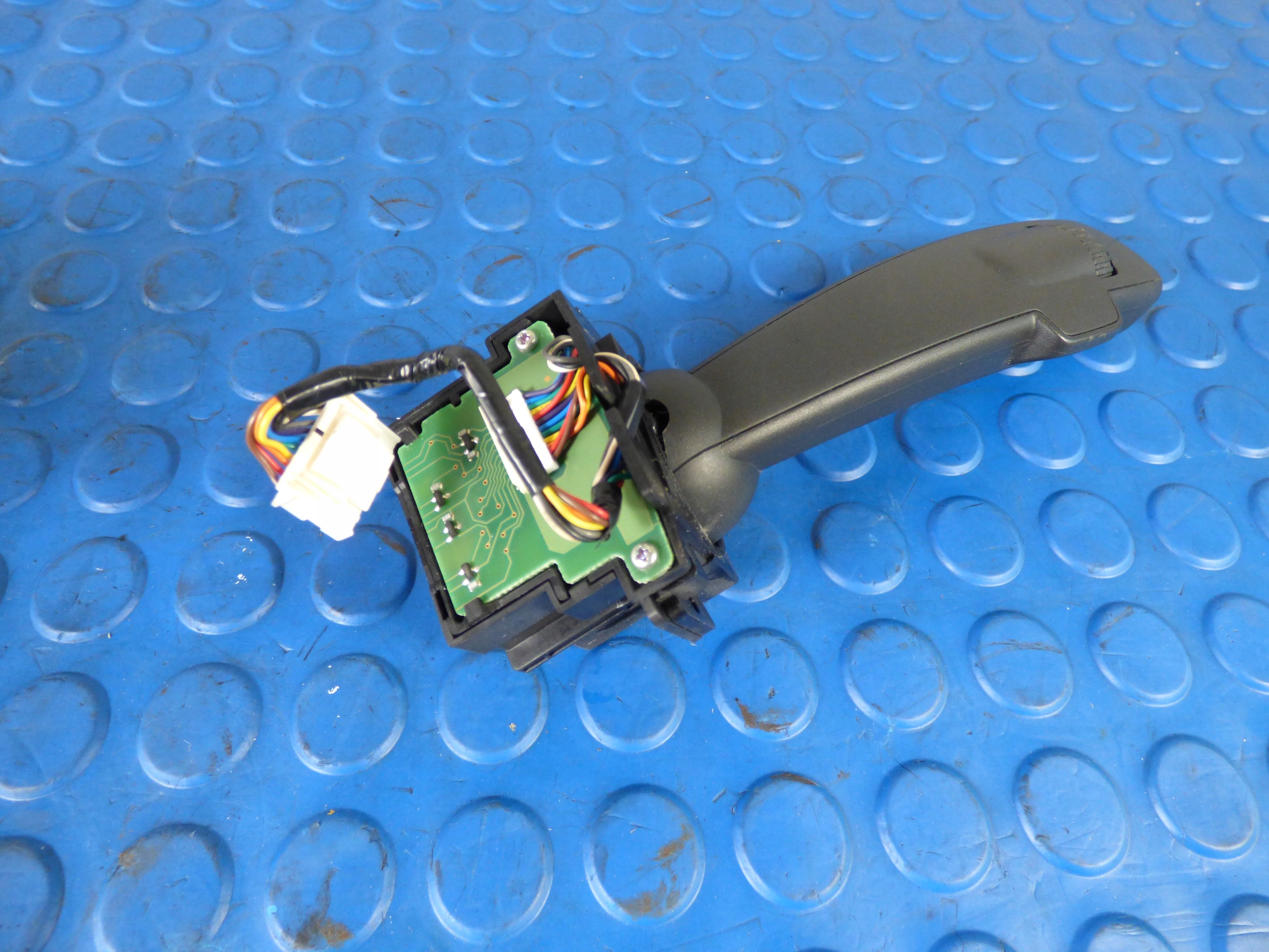 steering wheel levers and controls MENETKI ring VOLVO S60 II