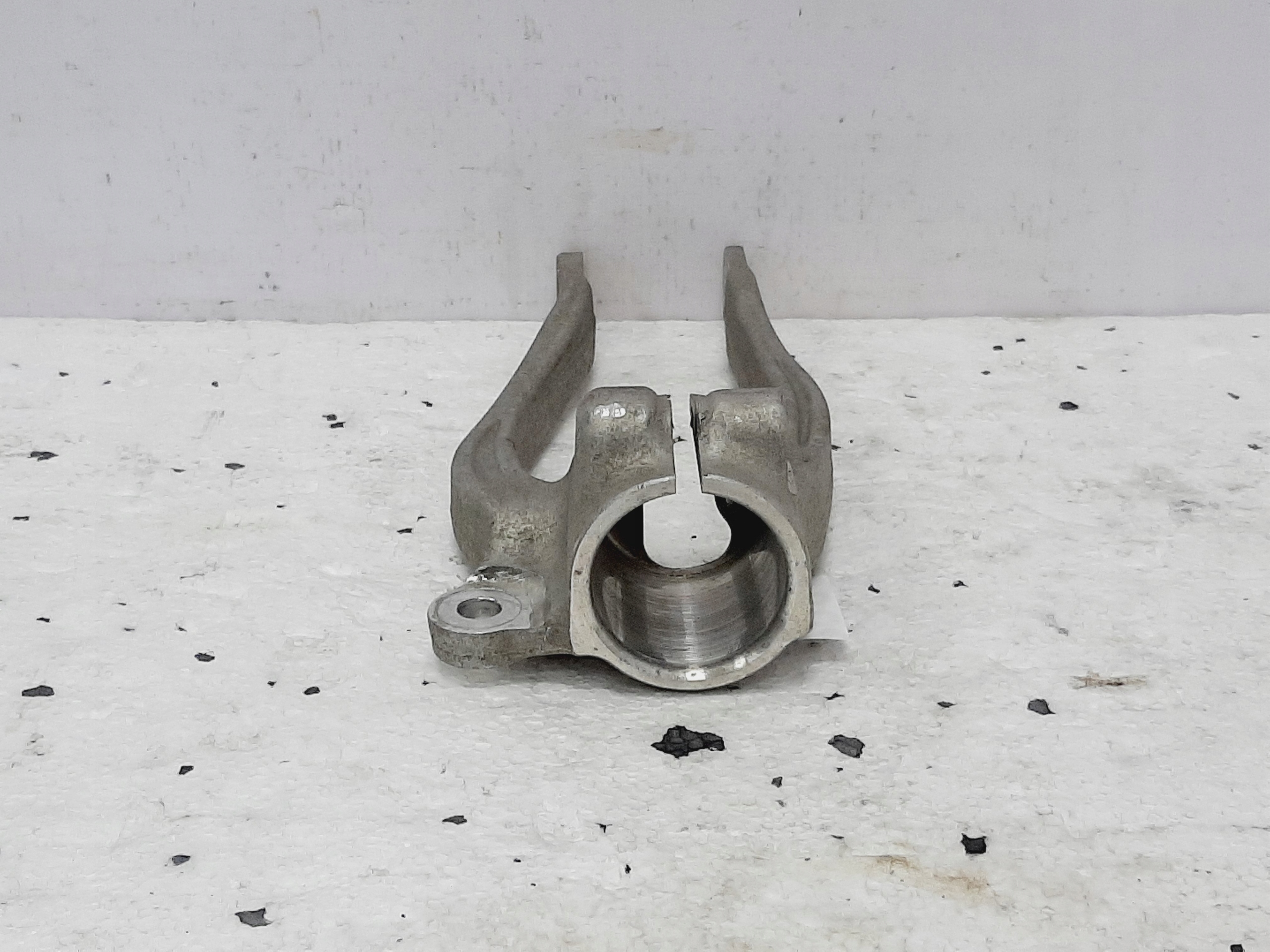 Uchwyt mocowanie amortyzatora PRAWY BMW G30 G11 Strona zabudowy przednie prawe