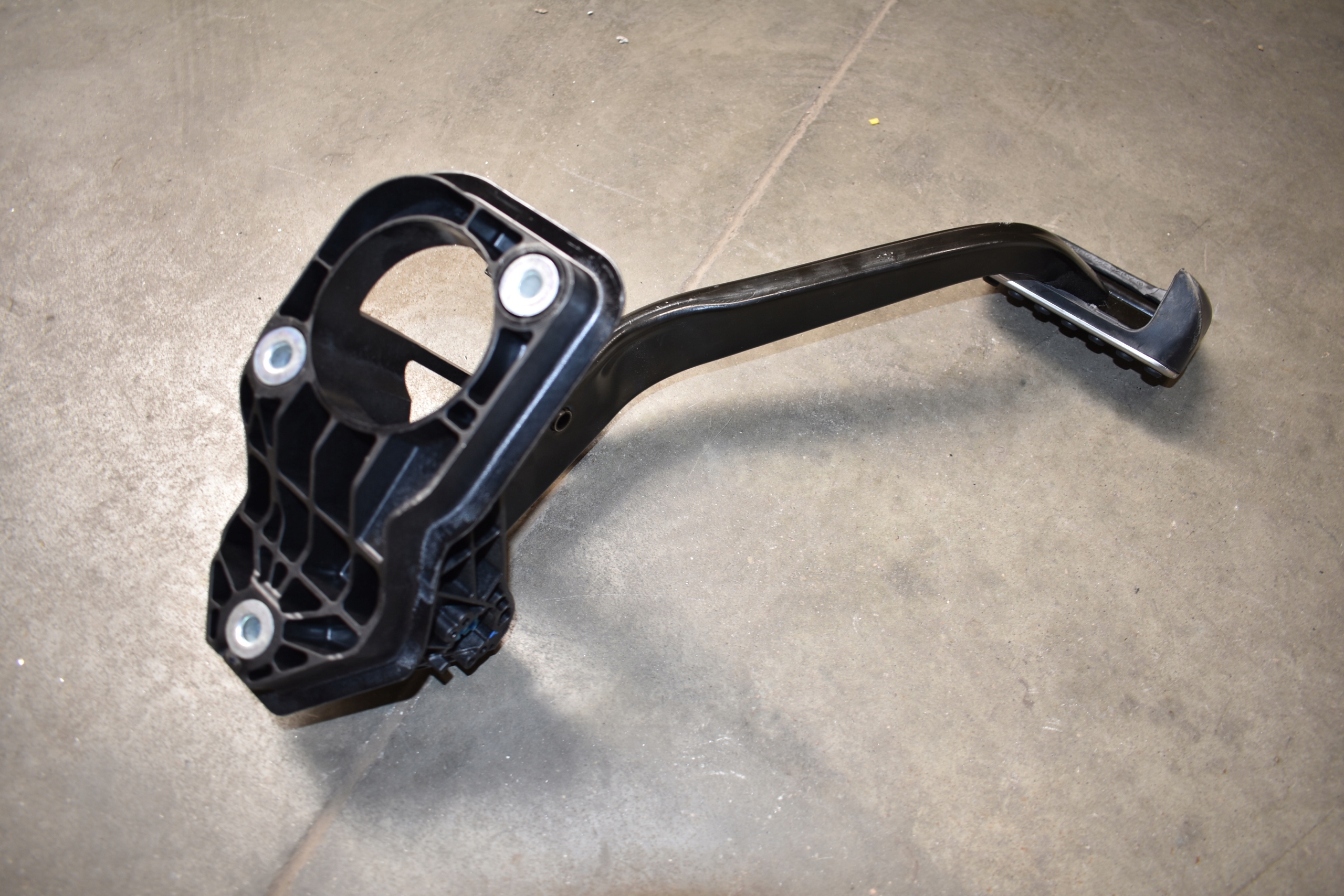 IDEALNY PEDAL Bremse MERCEDES W167 1