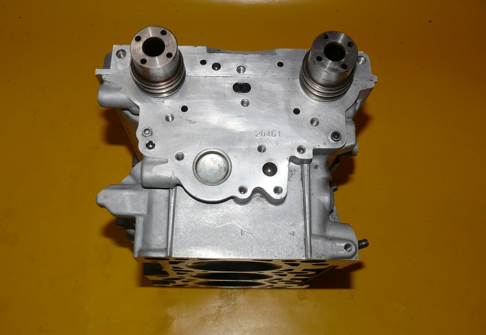 head. of the engine left AUDI A6 C5 A4 B6 3.0 V6 ASN SPLANOWANA