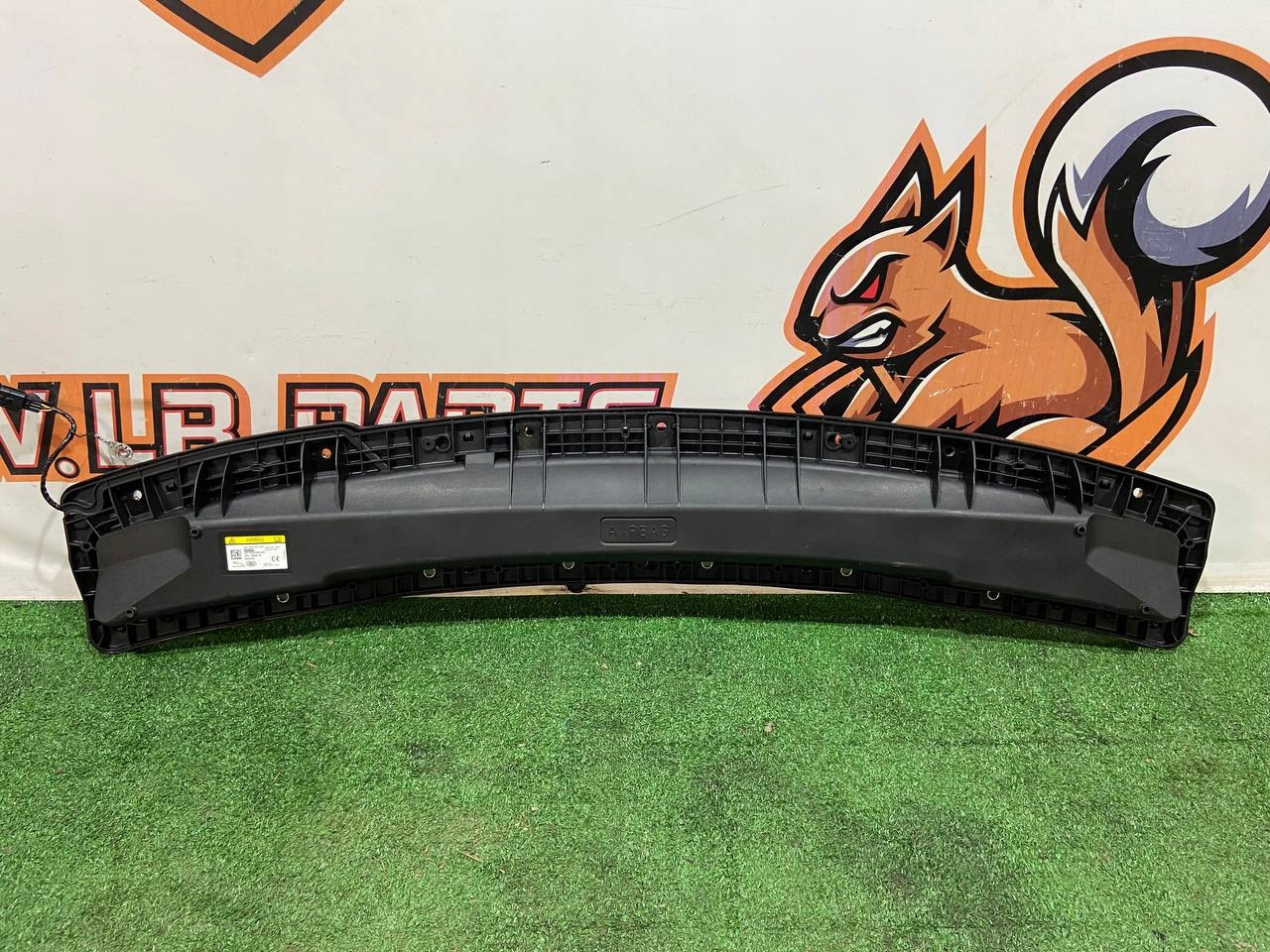 J9C17735 - Подушка безопасности капота X590 J9C3-16E636-AF