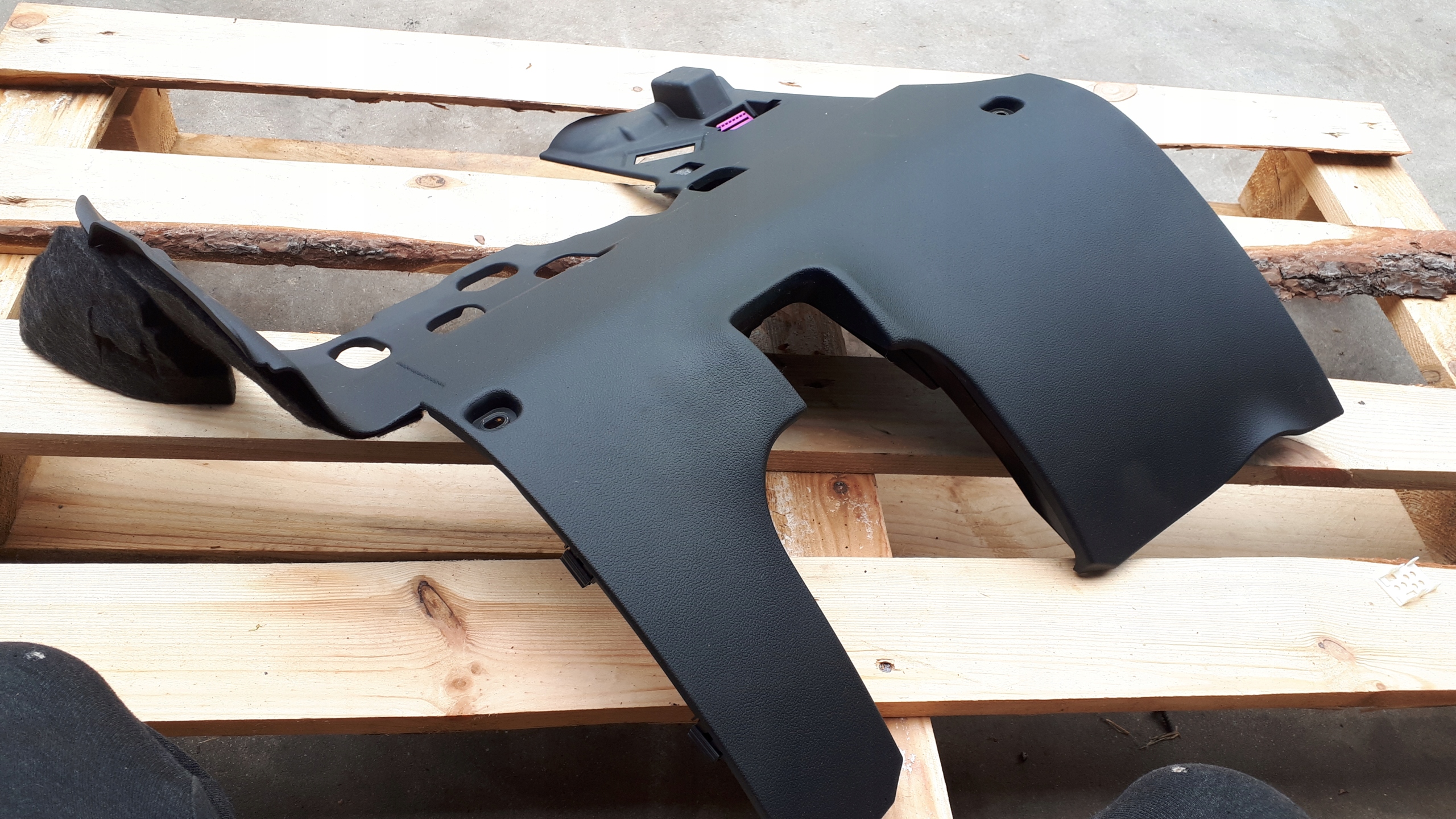 S4 B8 A4 cover below steering wheel, consoles left EUROPA
