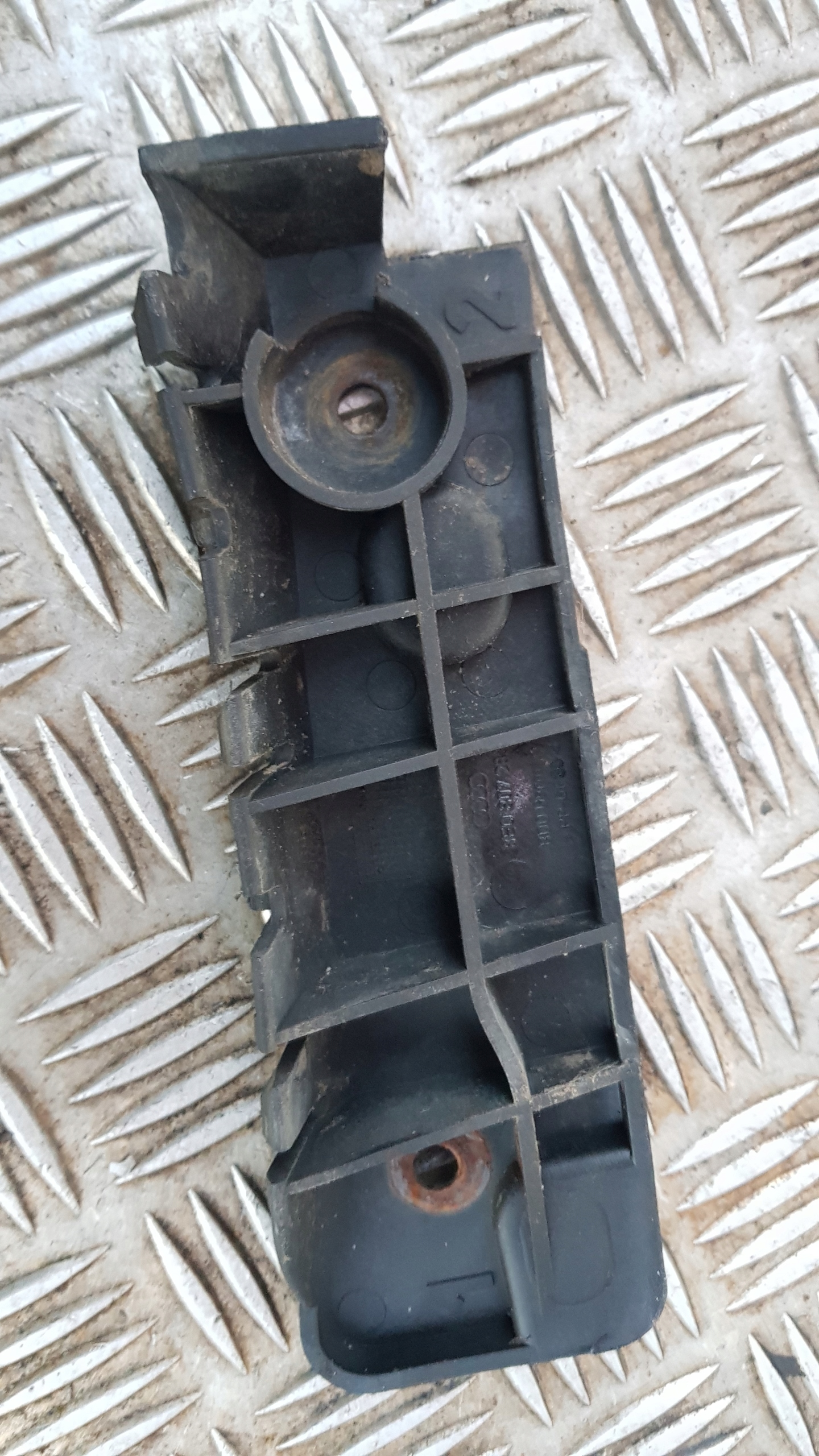 AUDI A4 B6 Support plaque Pare choc 8e0807286