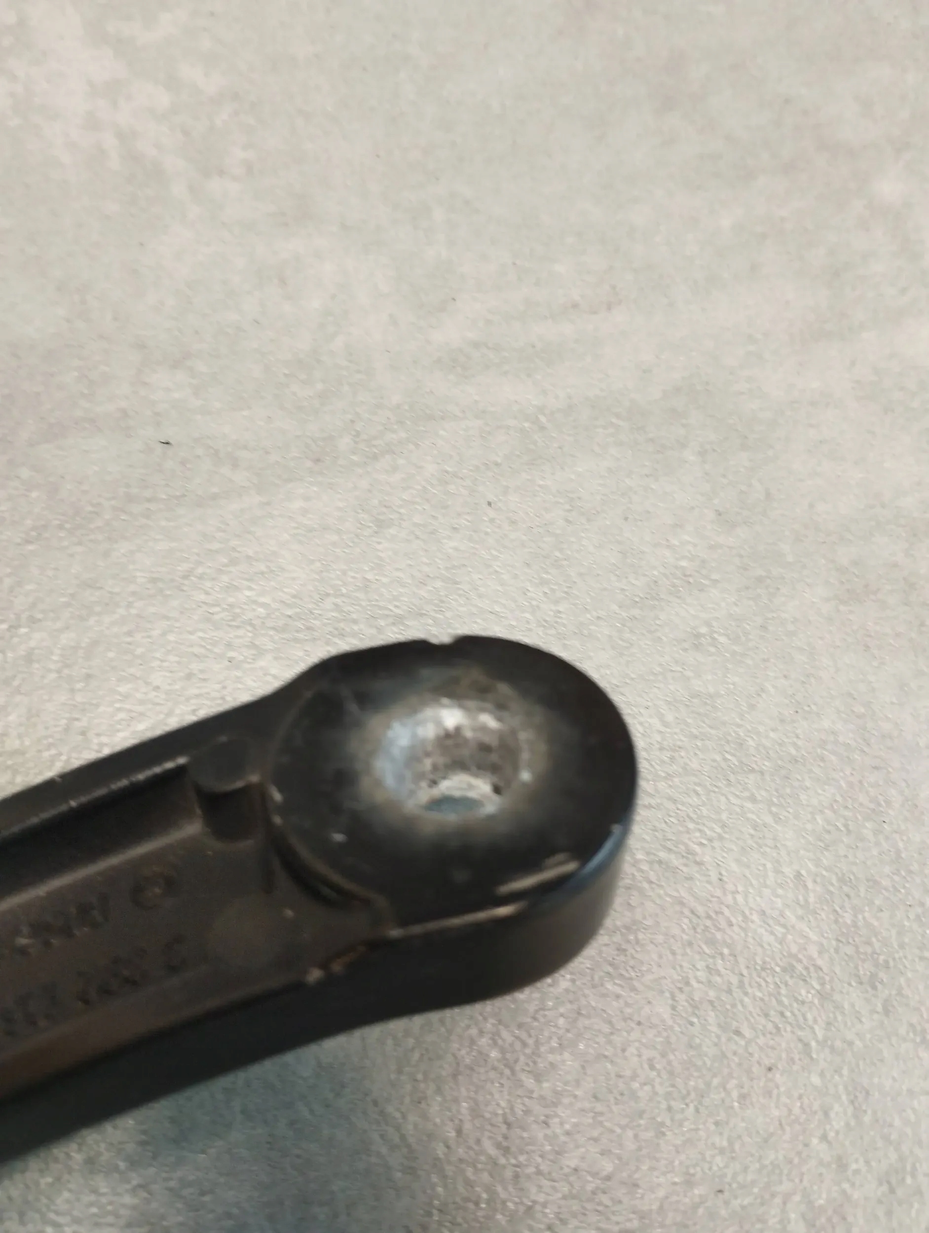 Audi A3 8V wiper arm left 8V1955407B