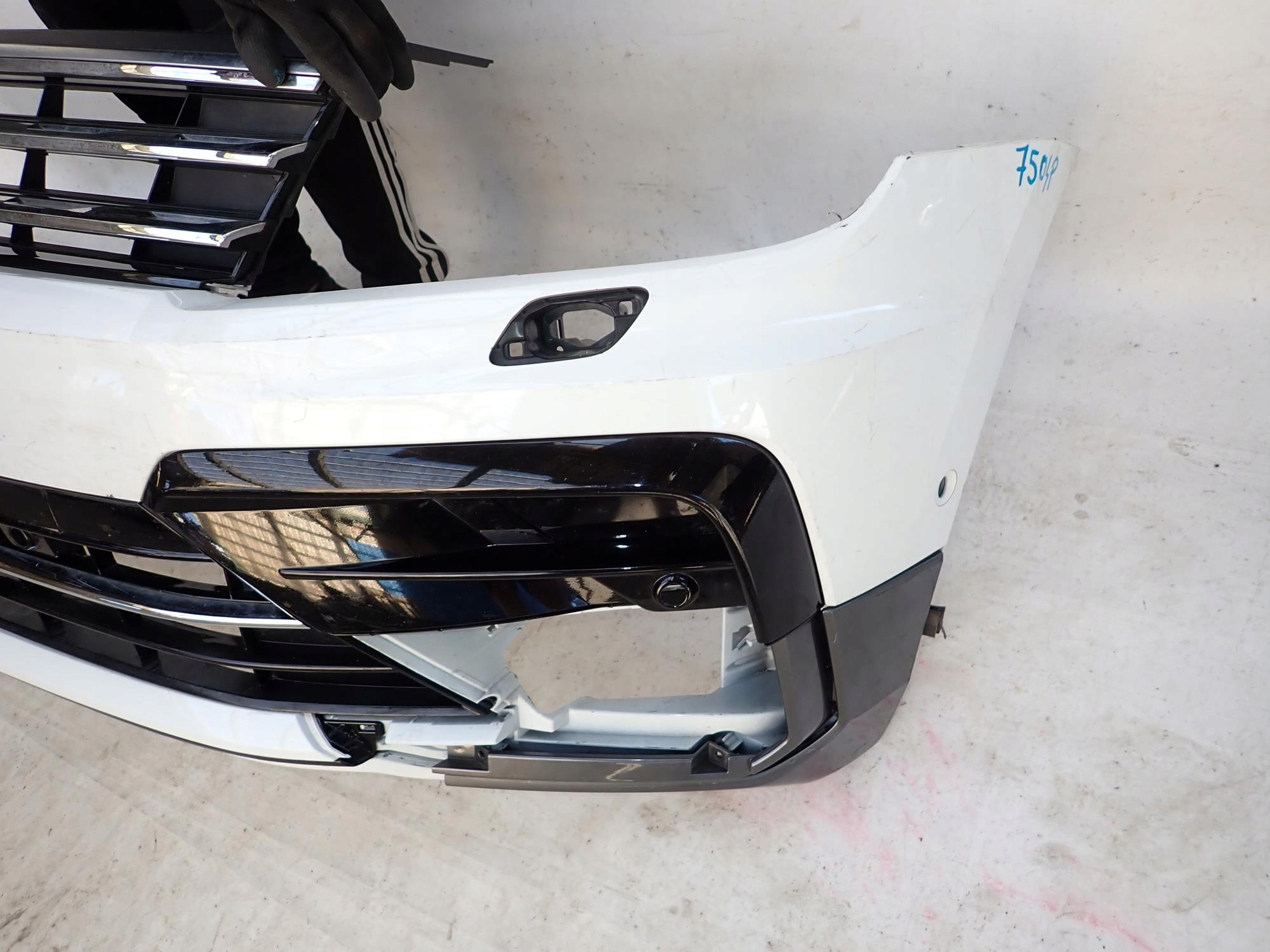 VW TIGUAN II 2 R-LINE 15-20 bumper front front washer PDC