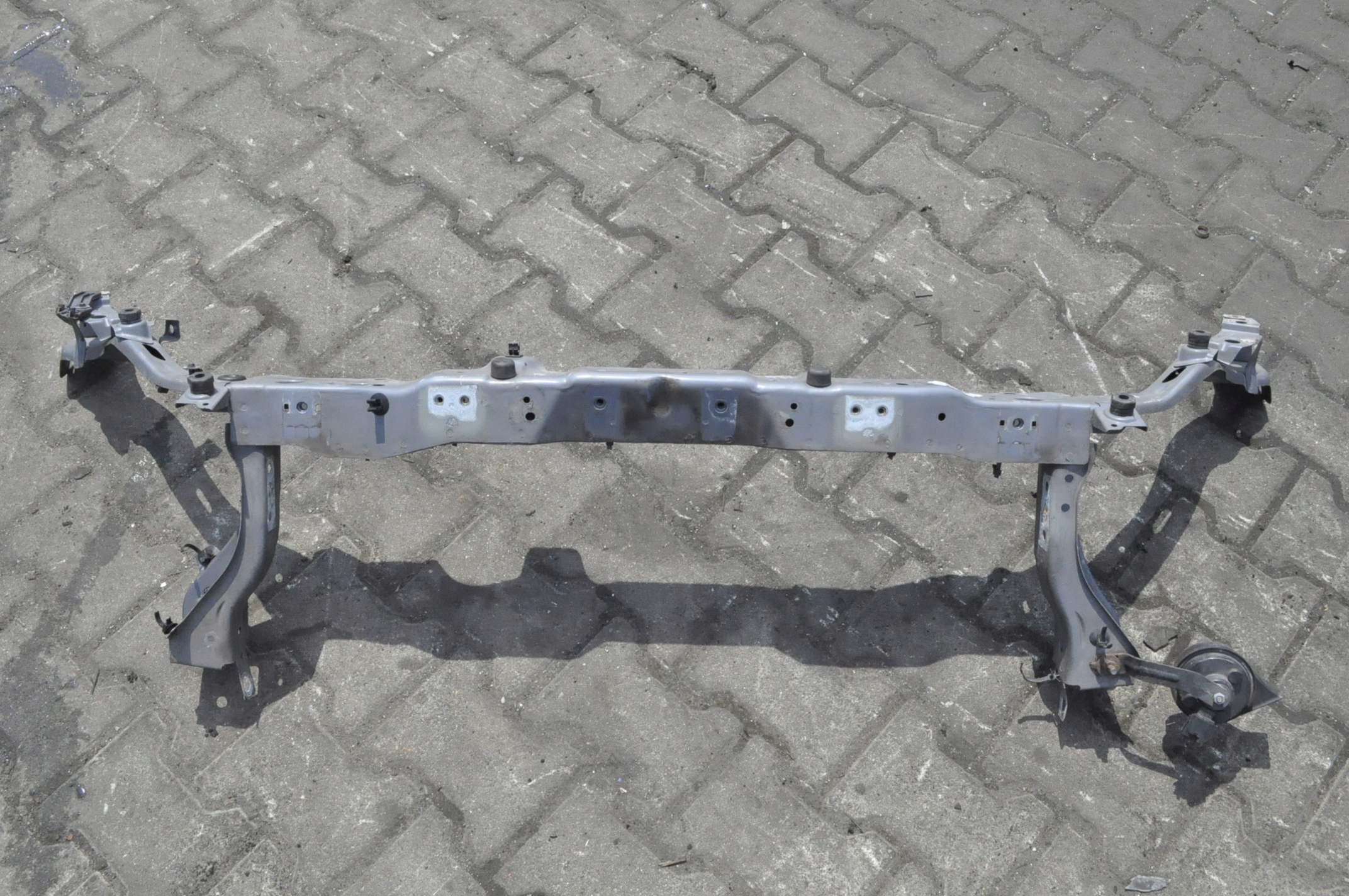 OPEL MOKKA I PAS PRZEDNI WZMOCNIENIE