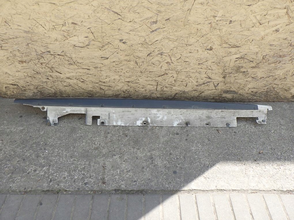 BMW 2 F44 M PAKIET 19- moulding threshold right