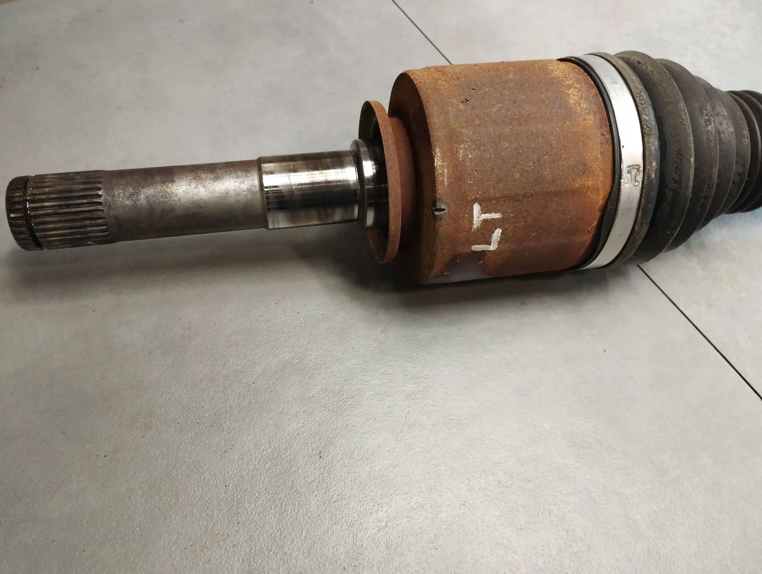 Land Rover Range Rover Sport L320 5.0 V8 semi-axis left rear part