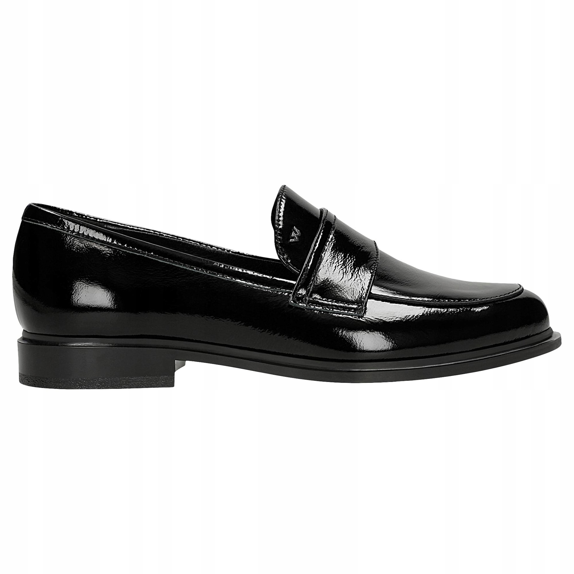 Černé klasické dámské mokasíny z lakované kůže vel.