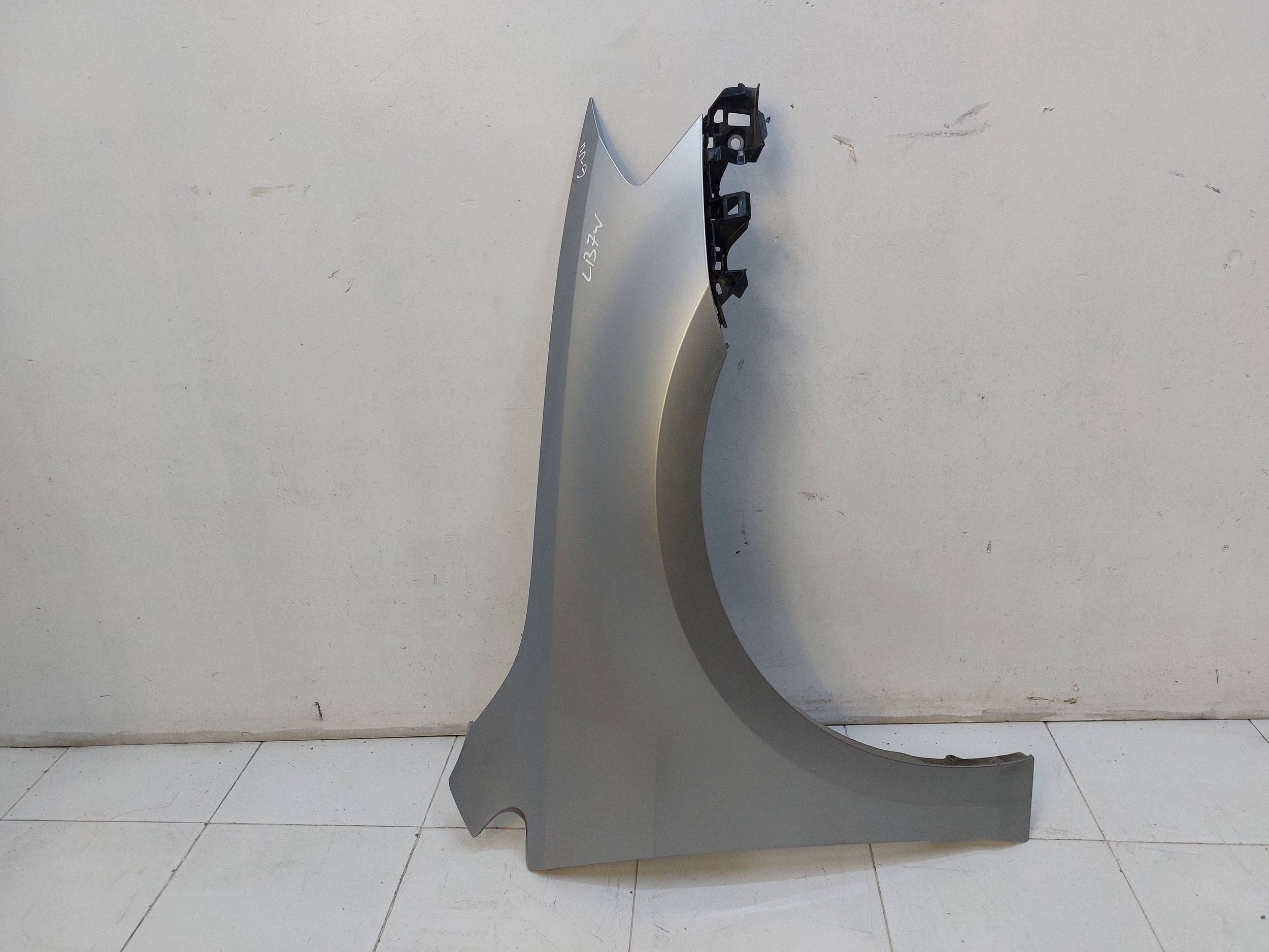 VW GOLF VII 7 12r> fender right front front LB7W original