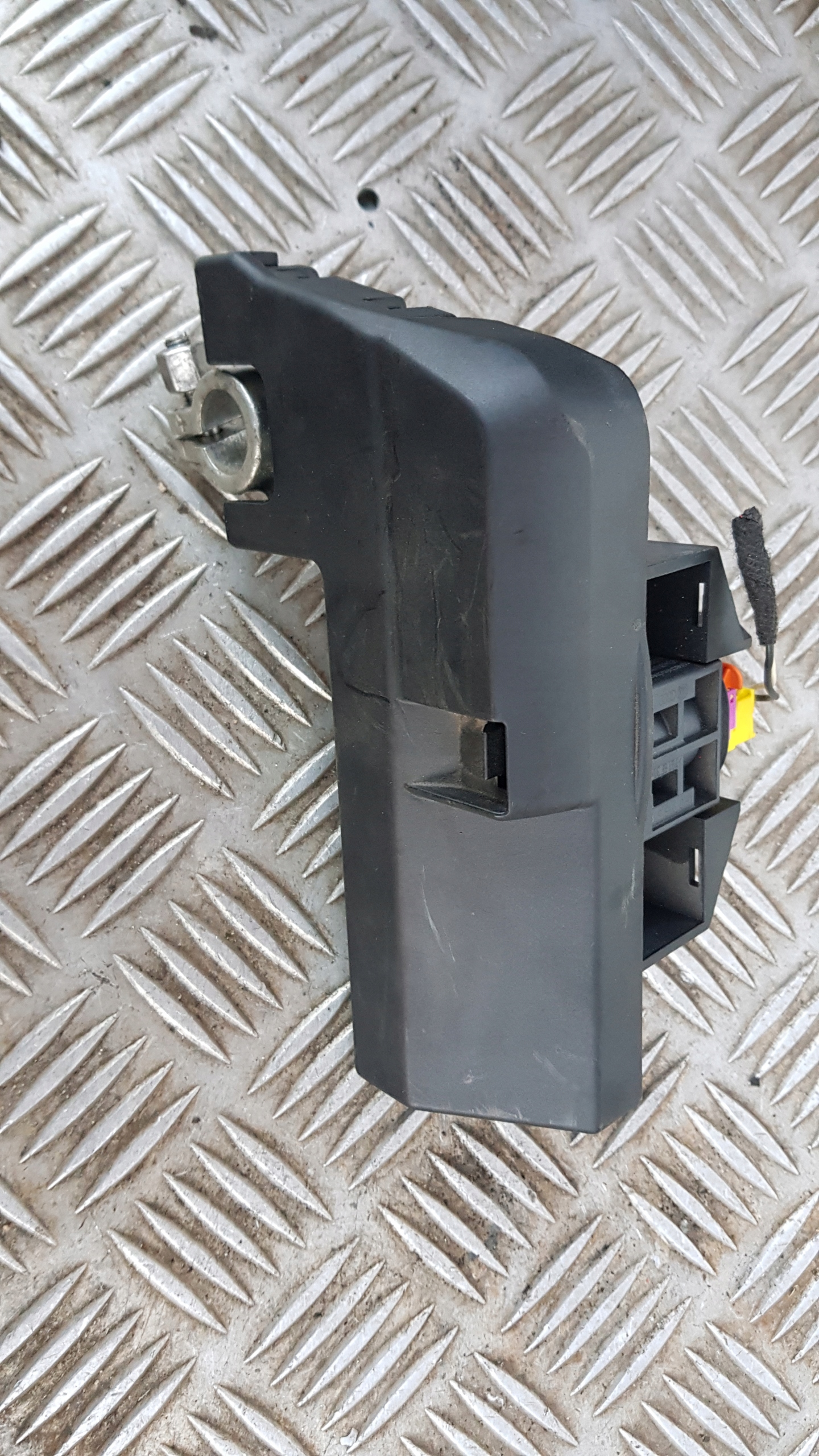 AUDI A6 C6 4F terminal plus fuse PIROTECHNICZNY 4F0915519