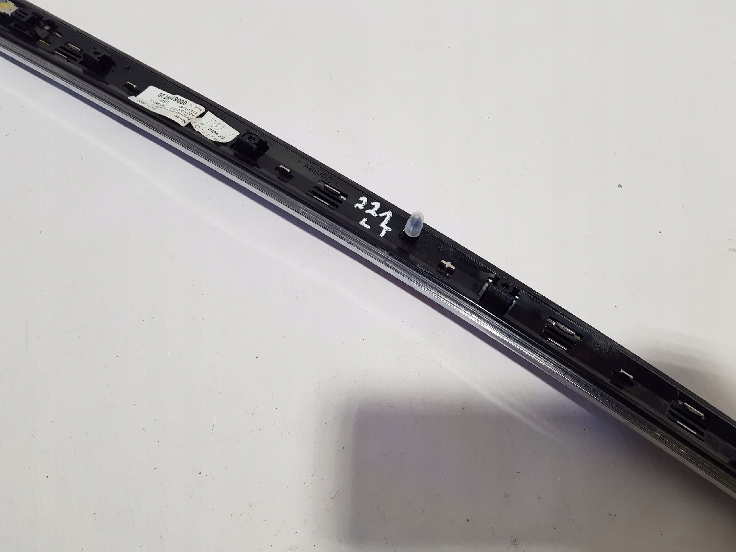 MERCEDES W221 fa DEKOR lista ajtó bal far