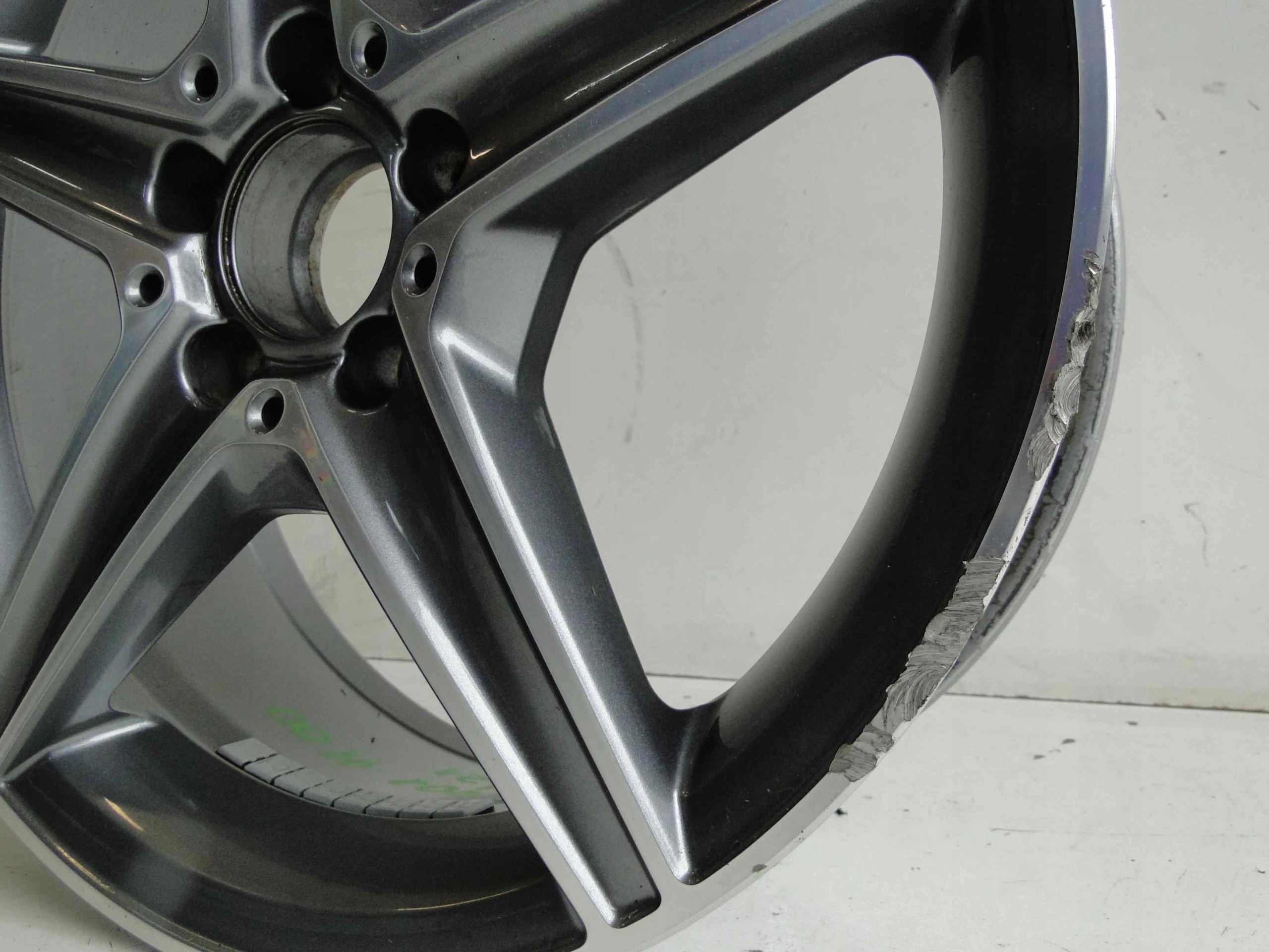 MERCEDES W205 AMG ALUFELGA FELGA 7,5J X 18 ET 44 Model C-klasa