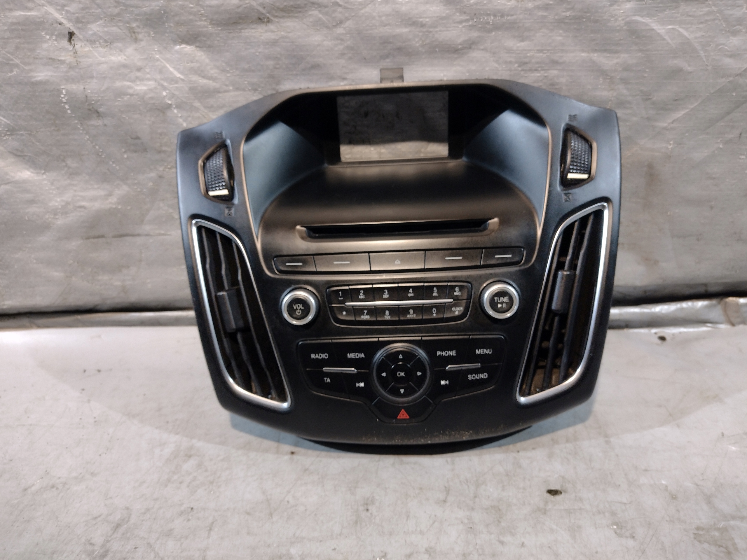 Panel radia Ford Focus MK3 III lift F1ET18K811BD