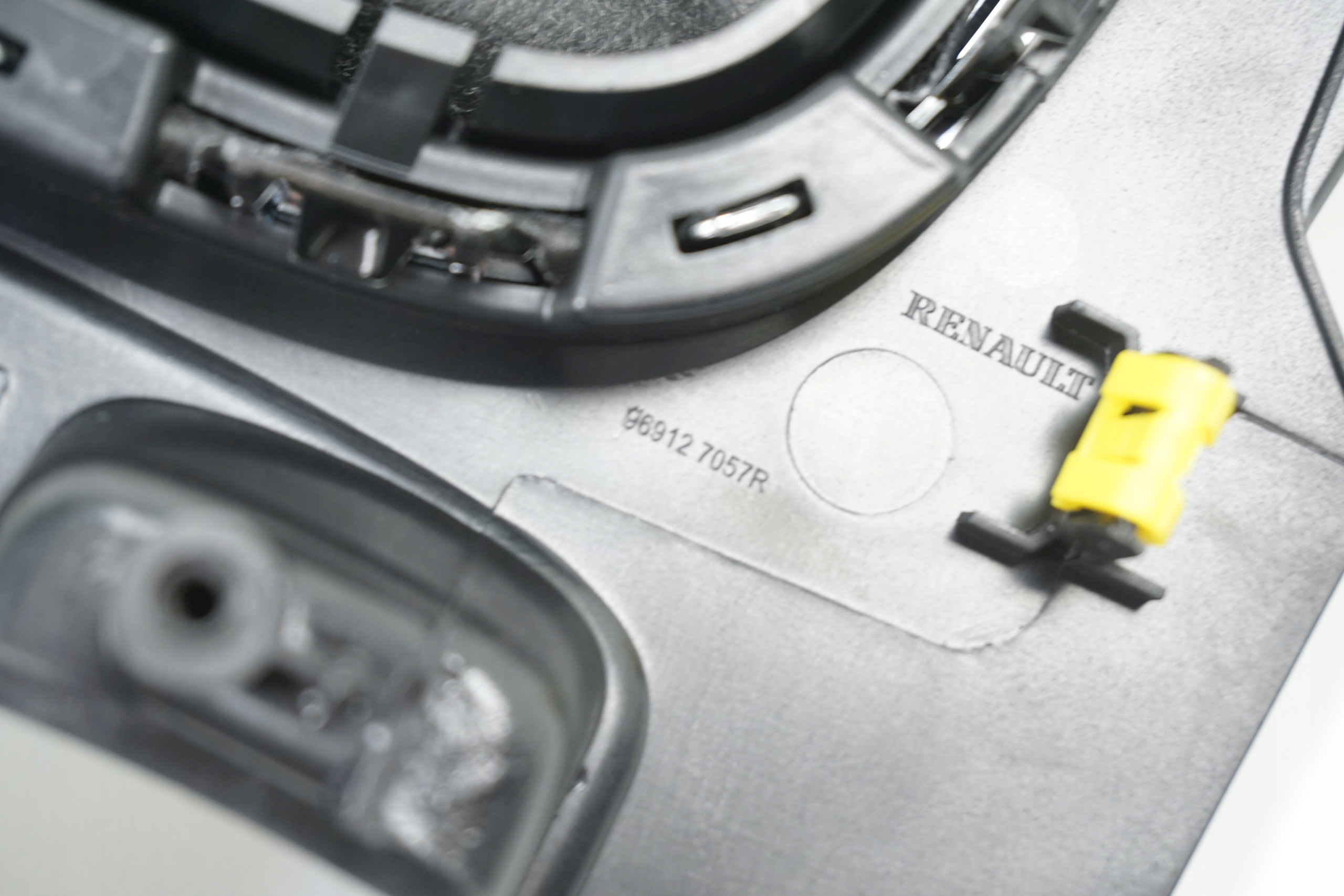 тунель середина renault oe 969127057R