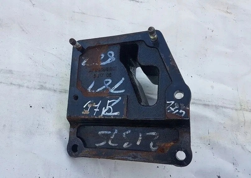 1954372798 - ОСНОВАНИЕ КРОНШТЕЙН КРЕПЛЕНИЕ КОЛОННЫ DAF 45 LF 17,5