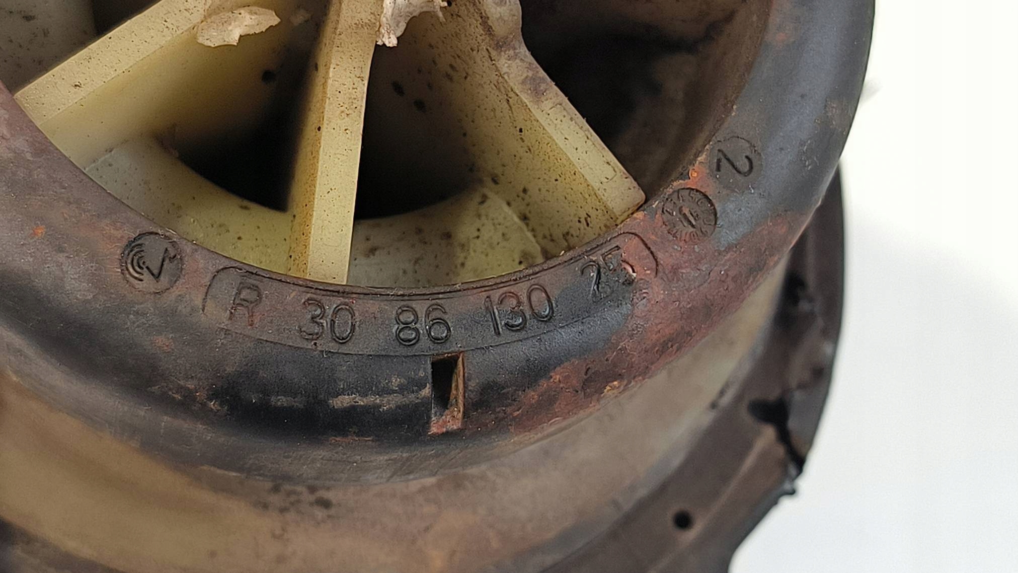 MIECH des Stoßdämpfers A2123204025 MERCDES-BENZ KLASA-E W212