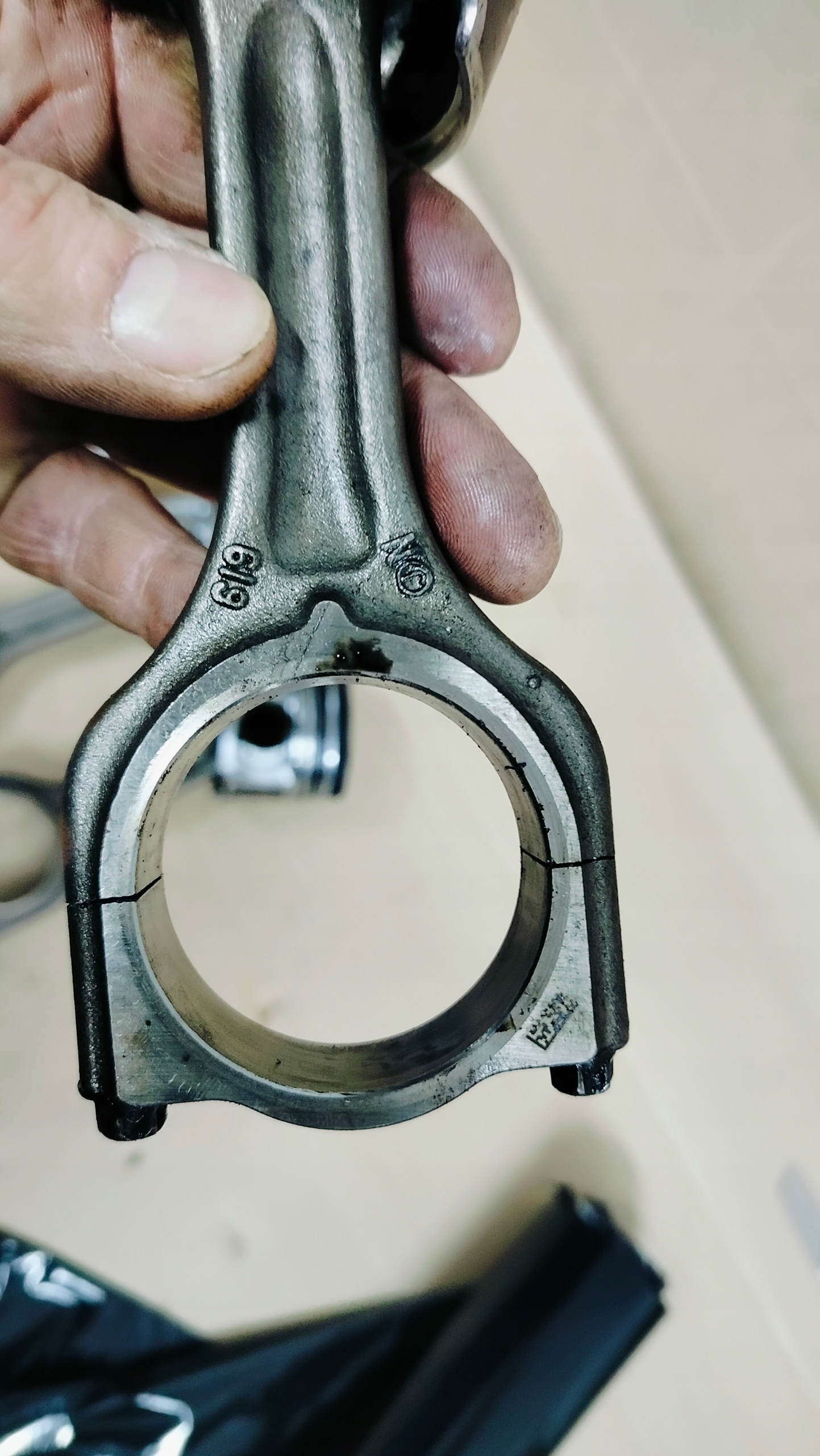Ford Focus MK3 III C MAX MK2 1.6 Tdci 115KM T1DB piston connecting rod