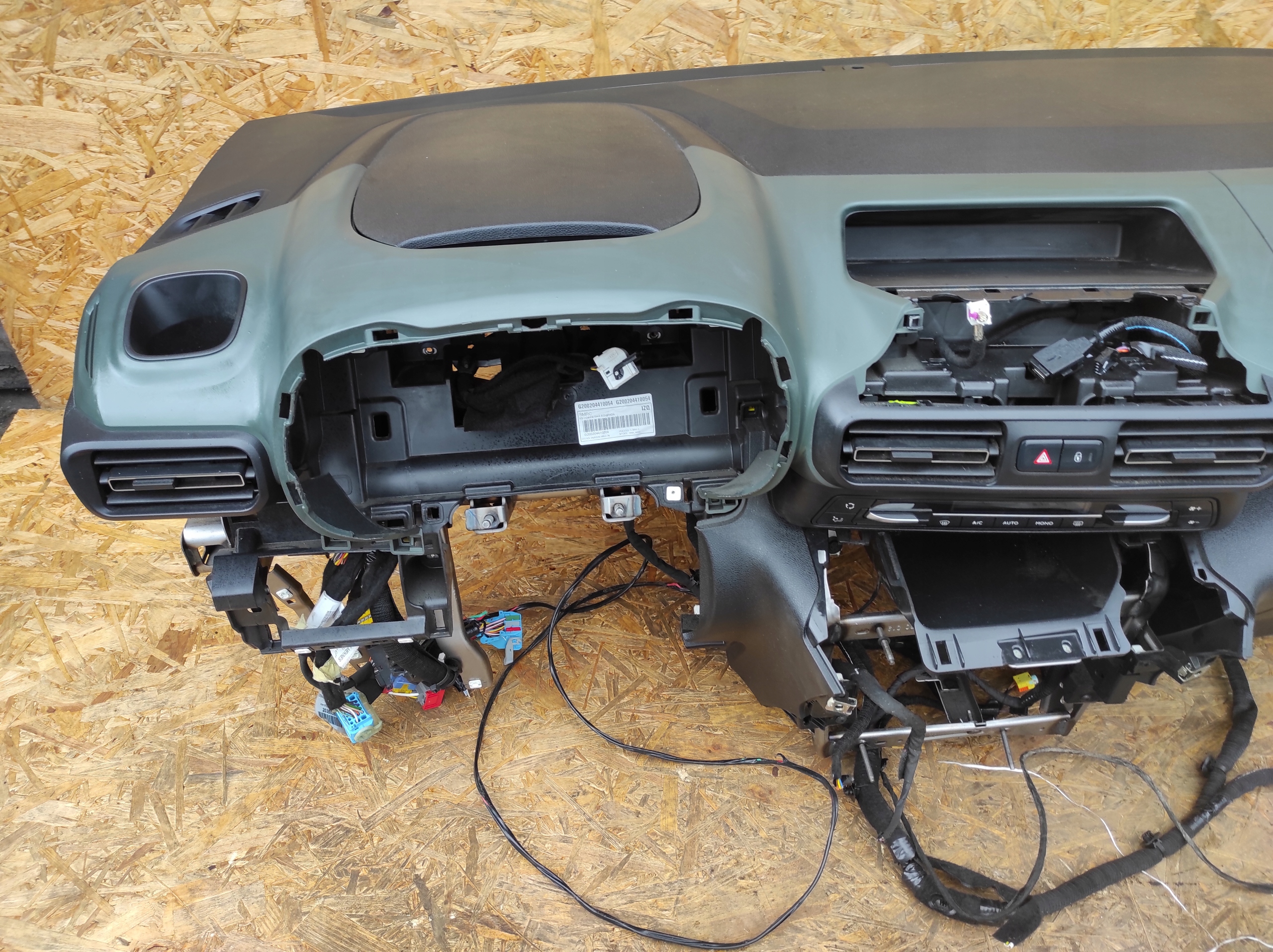 панель консоль диффузор CITROEN BERLINGO III 2018-2023r