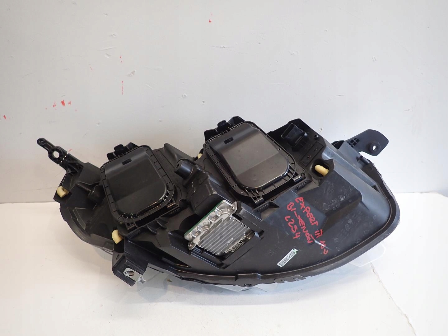 light front left PEUGEOT EXPERT III 16- XENON