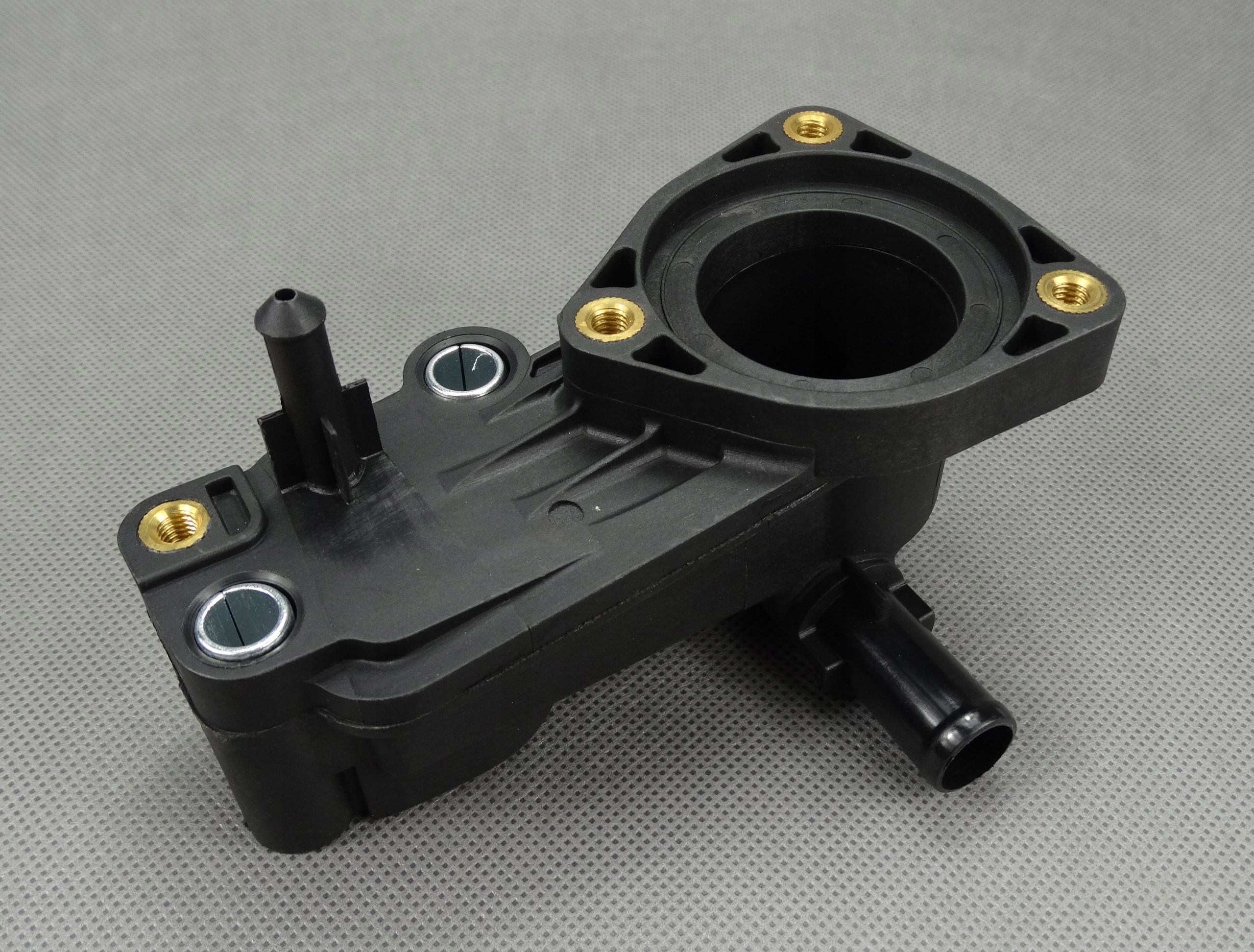 TERMOSTAT OBUDOWA FORD FOCUS CONNECT C-MAX MONDEO Producent części BSG