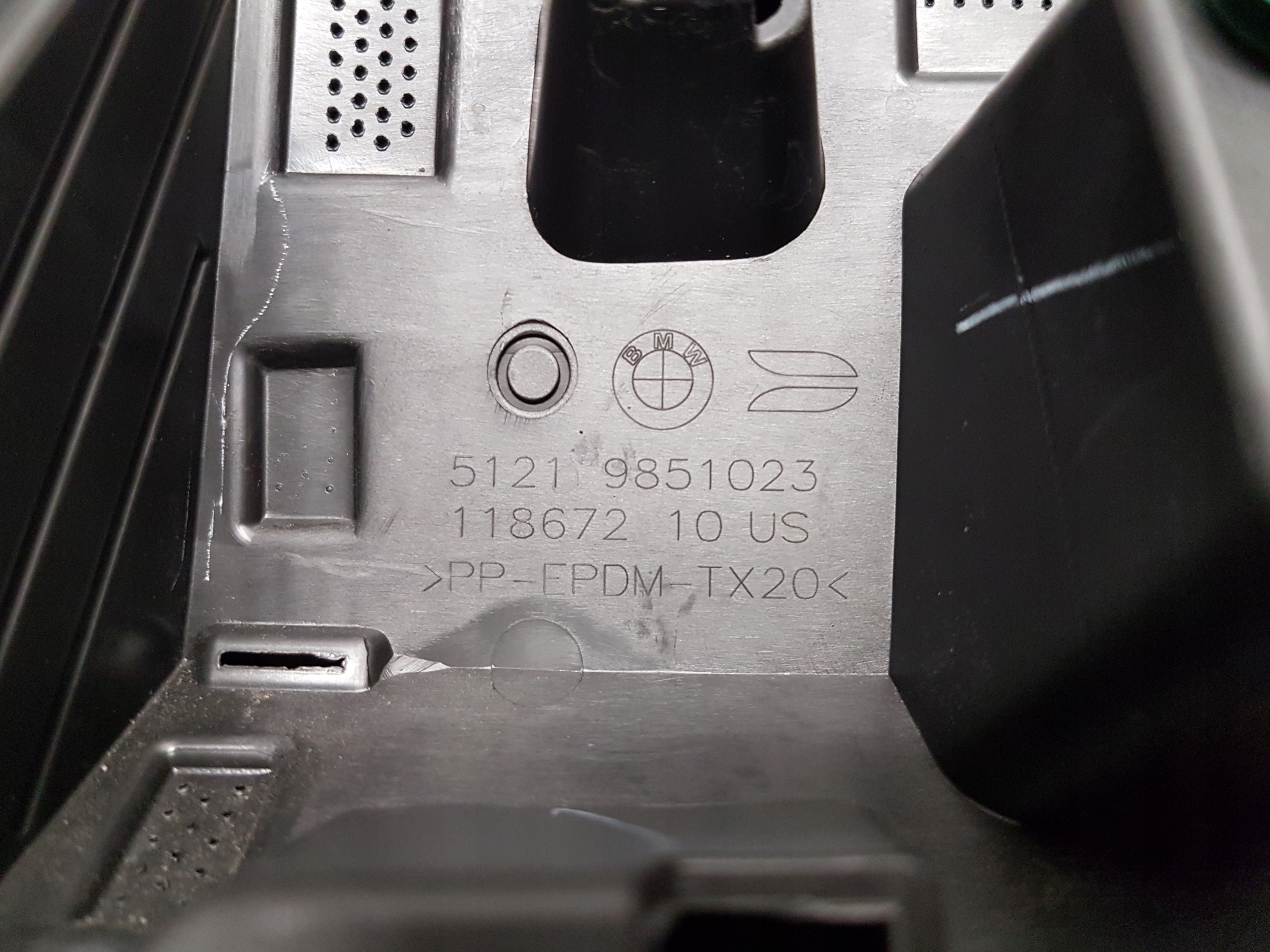 moulding door left front BMW XM G09 9851023